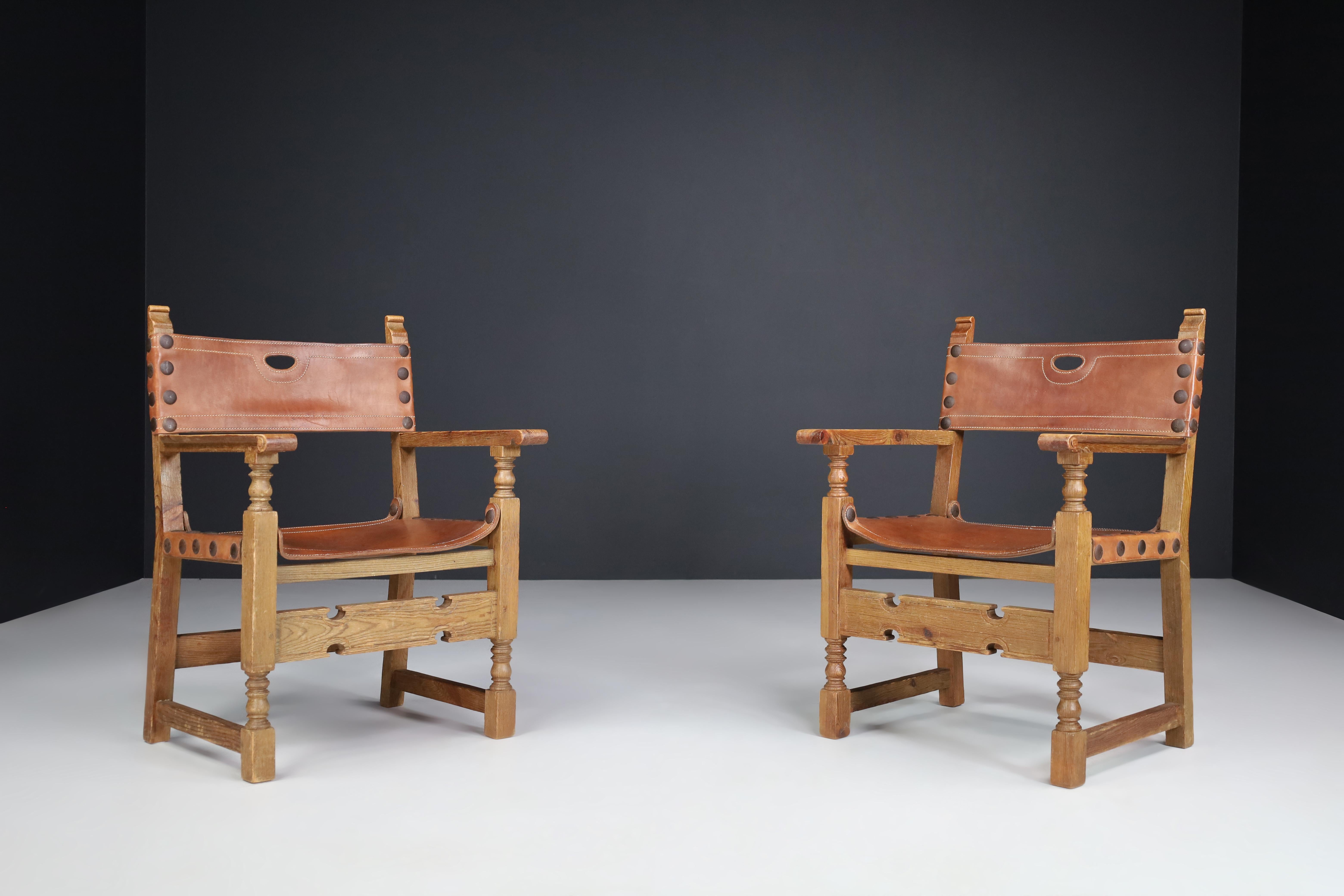 Pine and Saddle Leather Arm Chairs, France, 1940s  For Sale 2