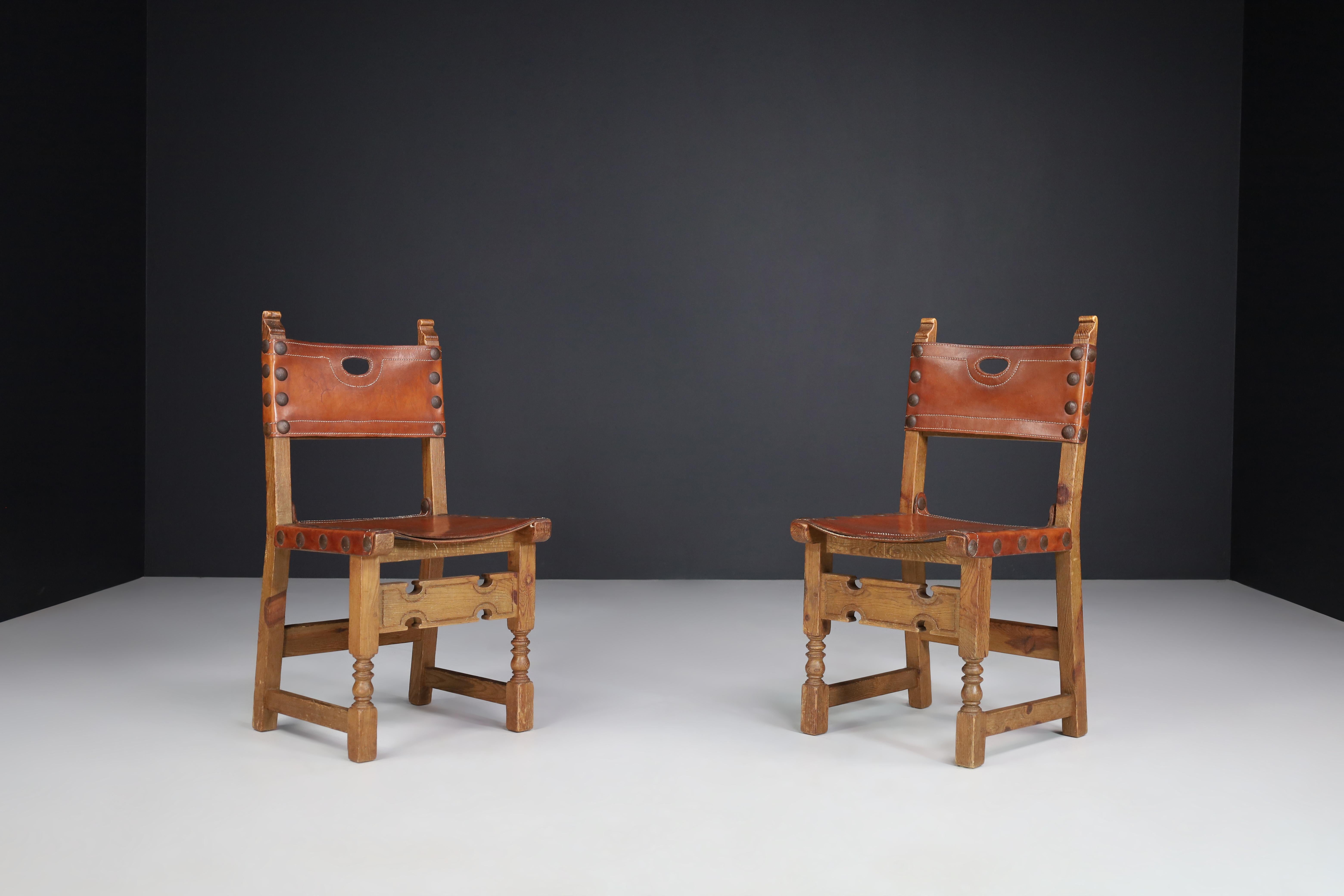 Mid-Century Modern Pine and Saddle Leather Dinning Chairs, France 1940s For Sale