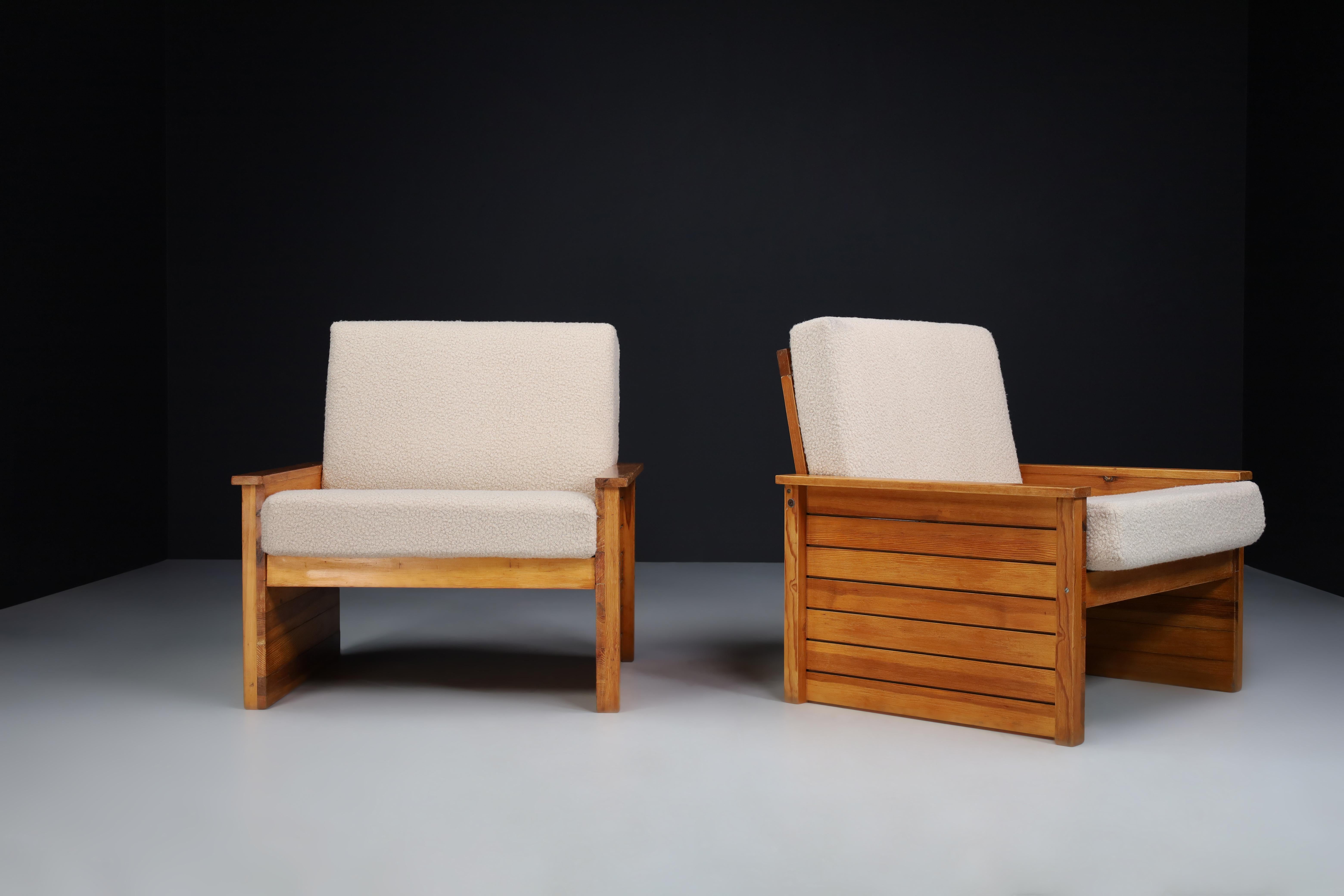 Pine and Teddy Fabric Lounge Chairs, France, 1960s For Sale 7