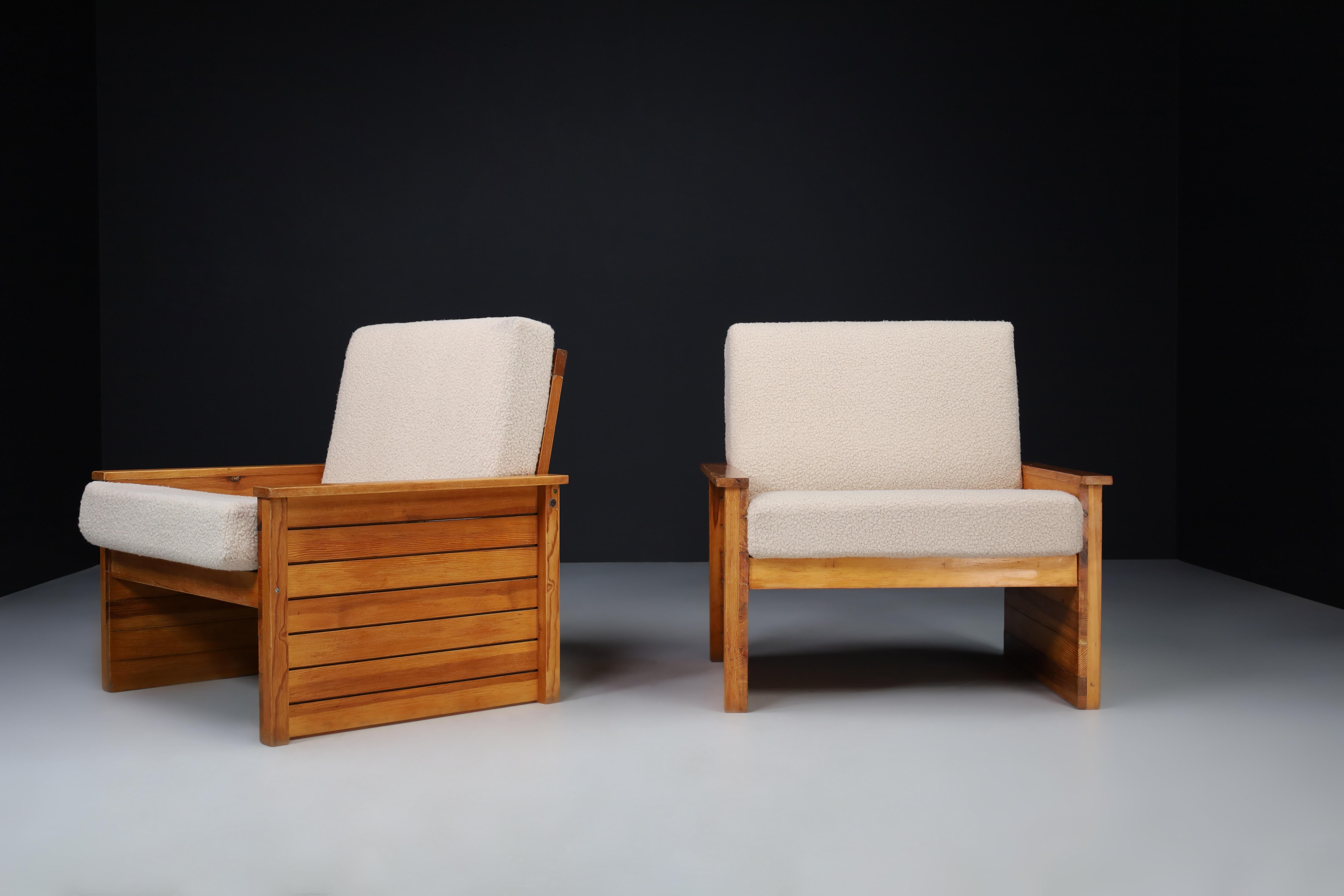 Mid-Century Modern Pine and Teddy Fabric Lounge Chairs, France, 1960s For Sale