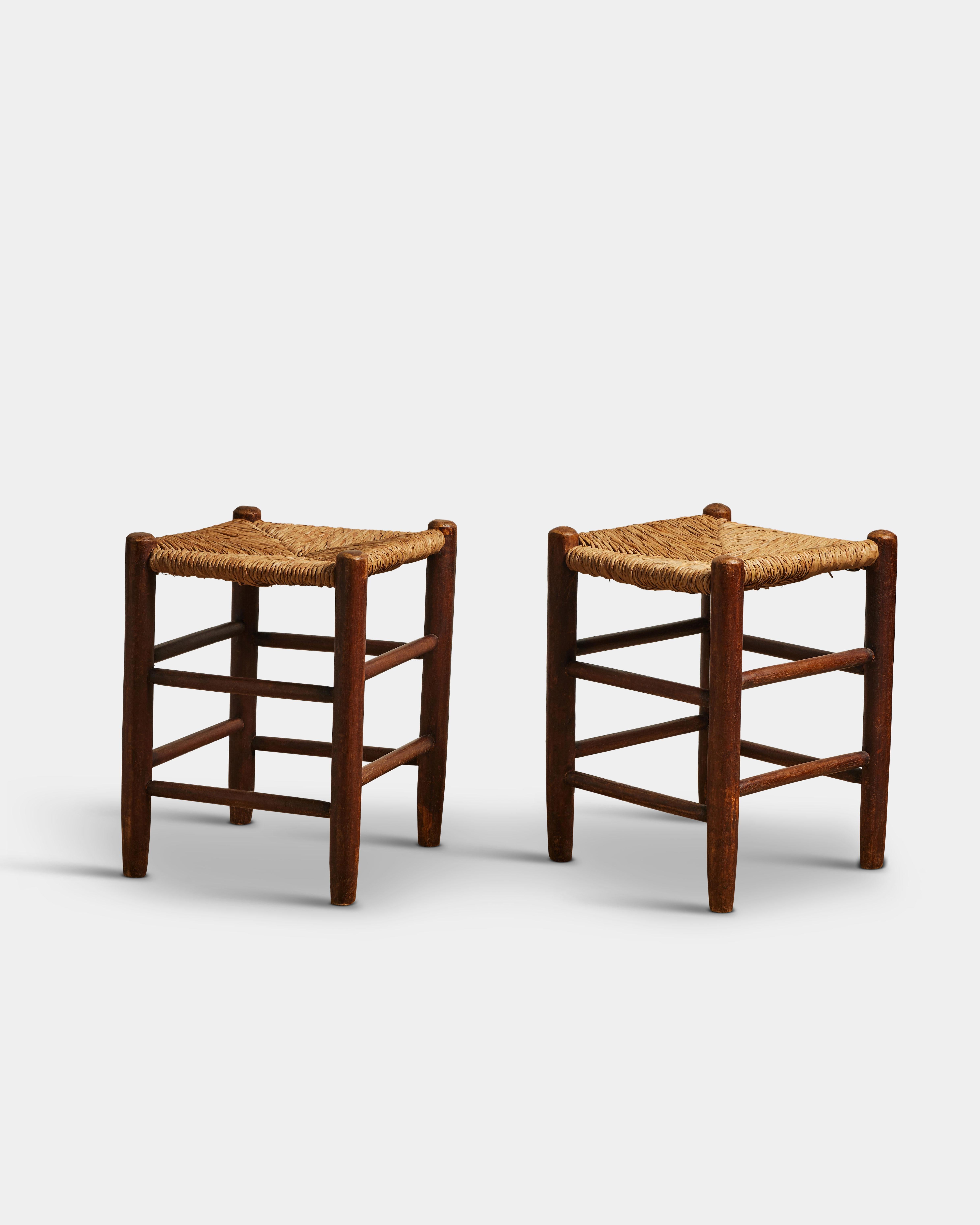 Pine and Woven Rush Stools in the Manner of Charlotte Perriand, France, c. 1960 Moderno en venta