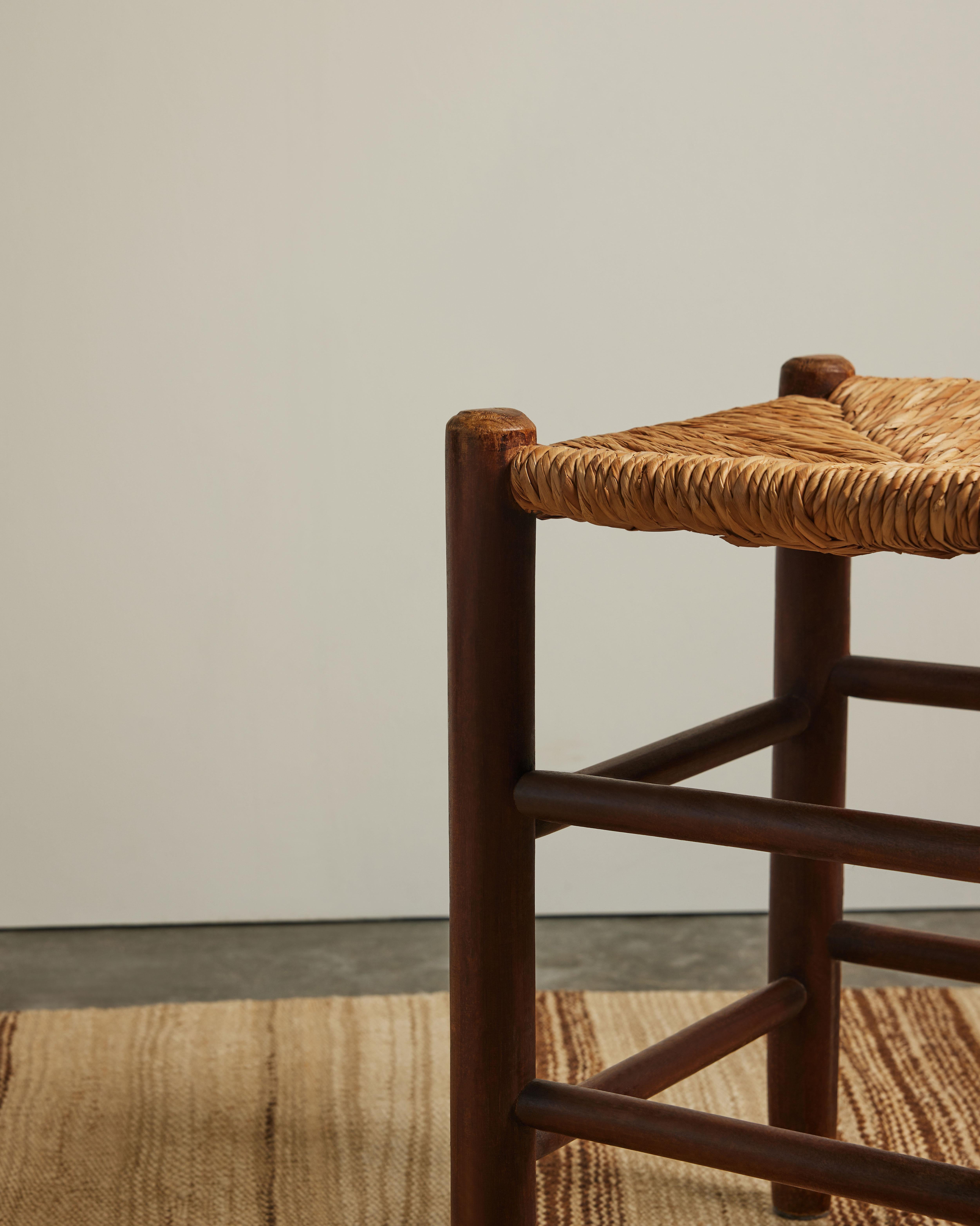 Pine and Woven Rush Stools in the Manner of Charlotte Perriand, France, c. 1960 en venta 9