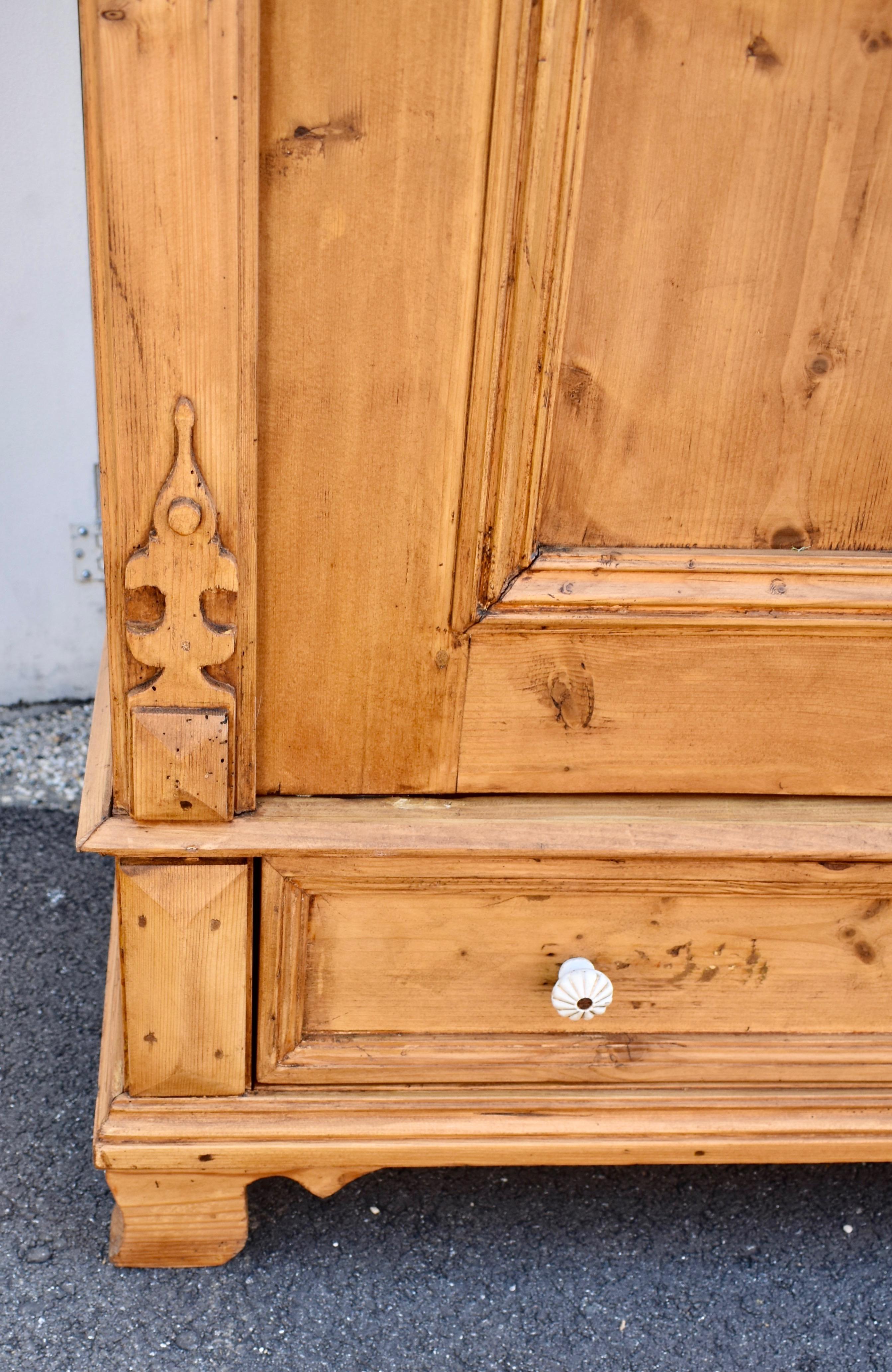 Pine Armoire with Two Doors and One Drawer In Good Condition In Baltimore, MD