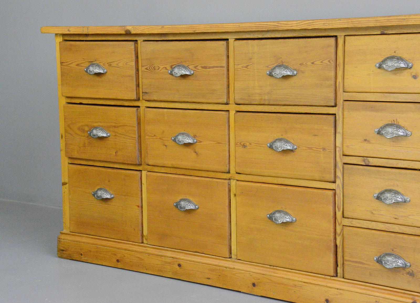 Pine Bank of Drawers, Circa 1930s In Good Condition In Gloucester, GB