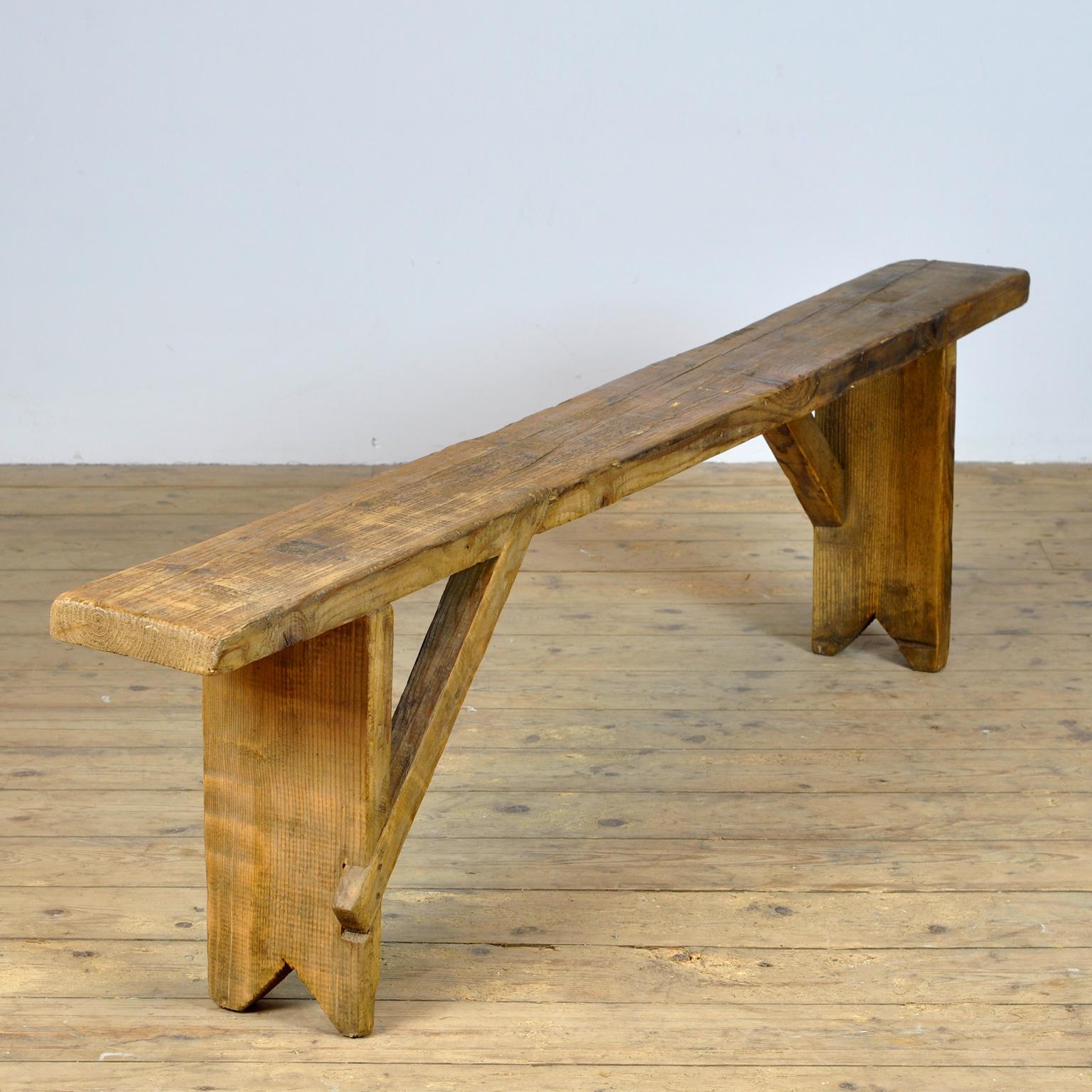 Bench made of pine. The charm is in the imperfection, this gives the product character. Circa 1930.