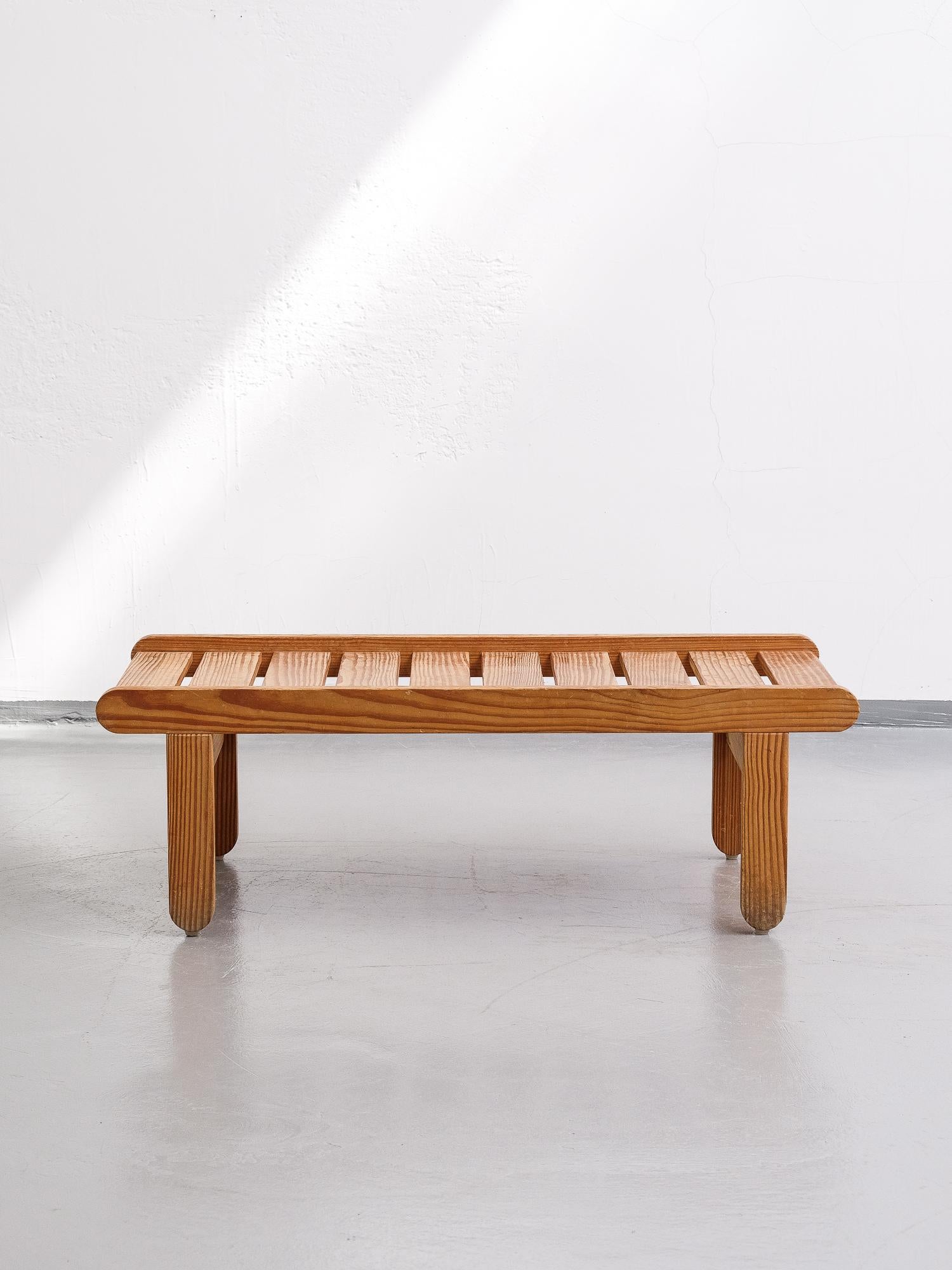 Pine Bench by Bernt Petersen, Denmark, 1960s In Good Condition For Sale In Karis, Nyland