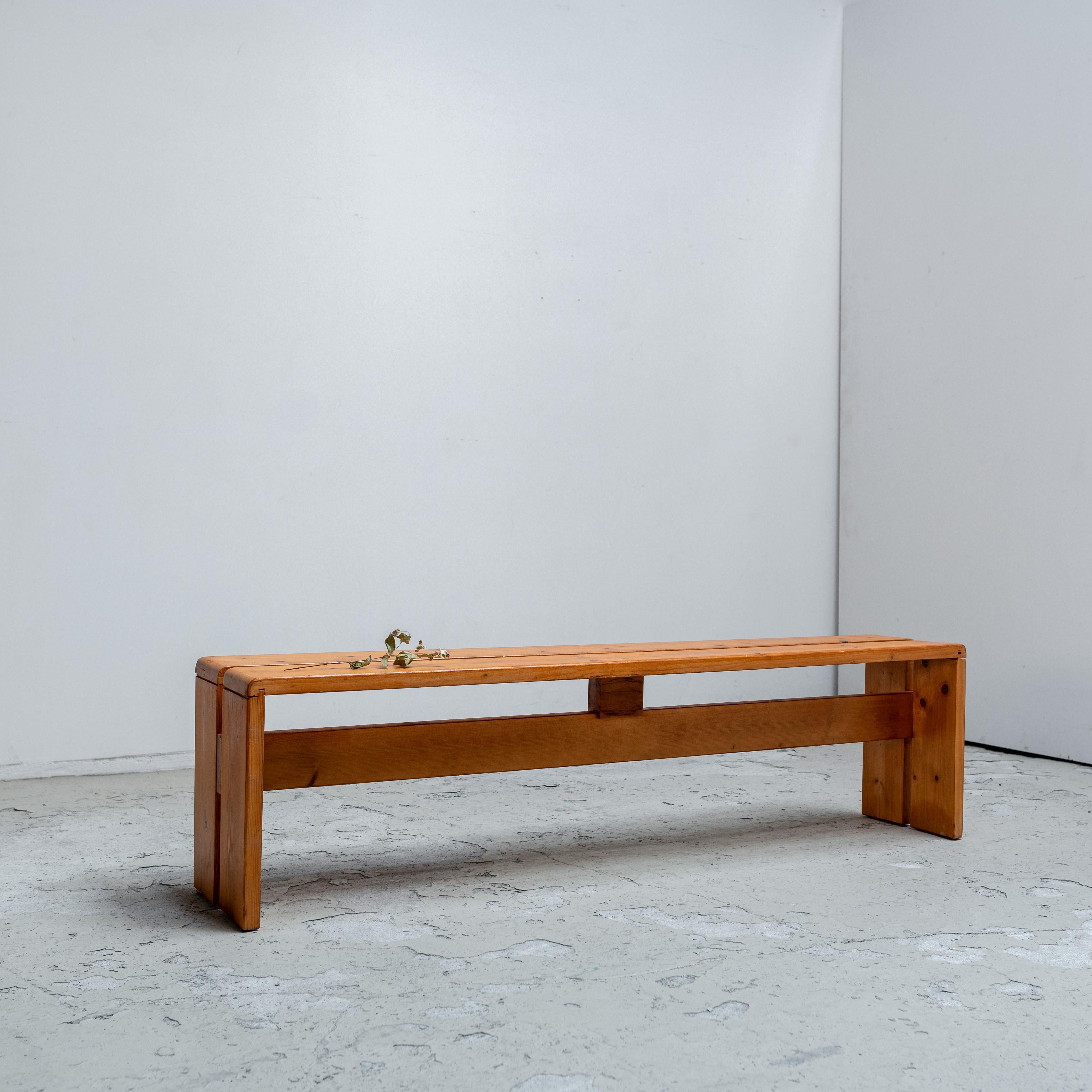 Pine bench by Charlotte Perriand In Good Condition In Tokyo, Tokyo
