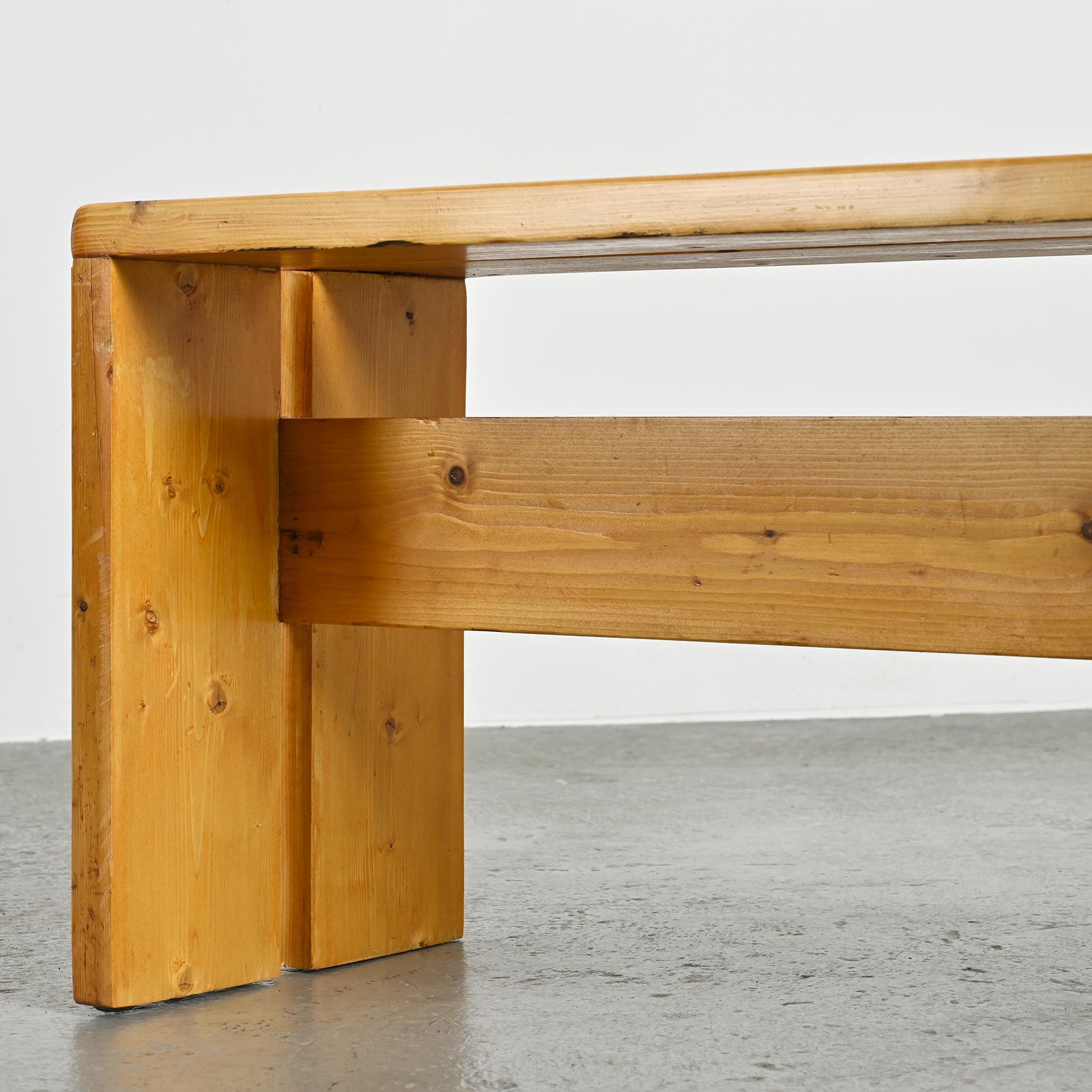 Pine Bench from Les Arcs, France, circa 1973 In Good Condition For Sale In VILLEURBANNE, FR