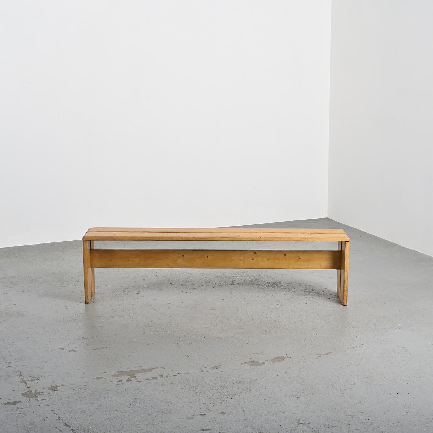 Pine Bench from Les Arcs, France, circa 1973 In Good Condition For Sale In VILLEURBANNE, FR