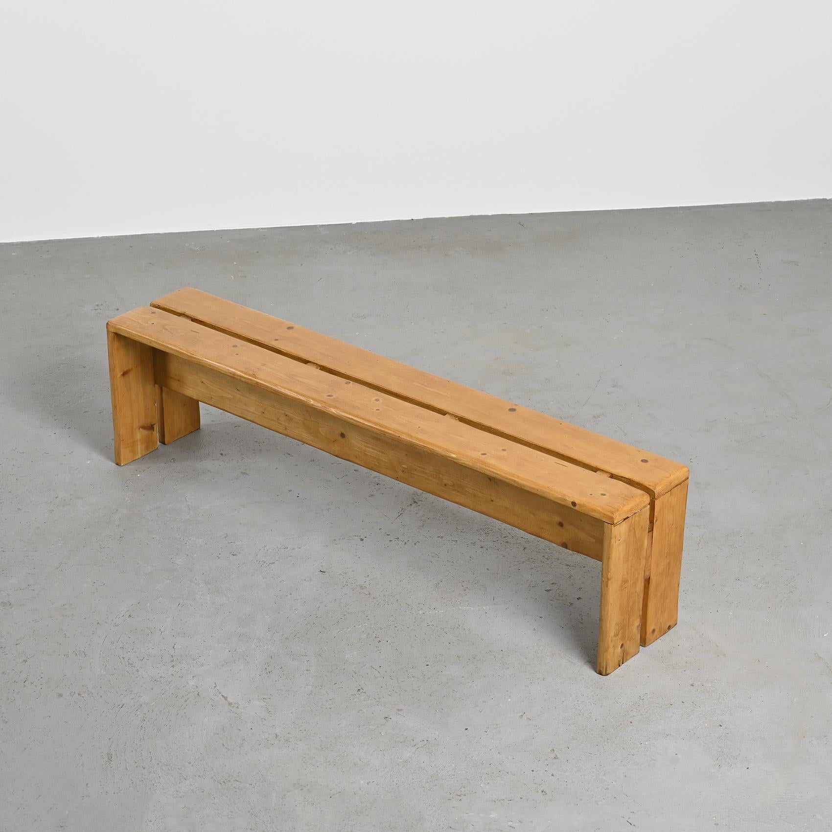 Pine Bench from Les Arcs, France, circa 1973 In Good Condition For Sale In VILLEURBANNE, FR