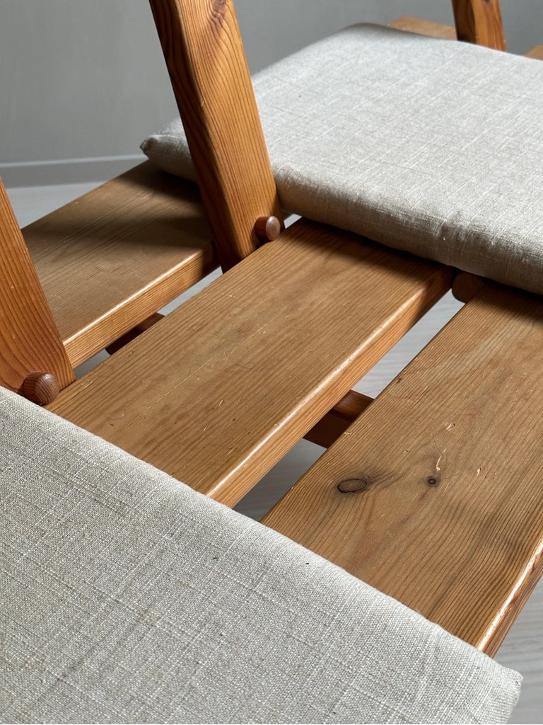 Norwegian Pine Bench with Linen Cushions by Peter Opsvik, Norway, C. 1970s For Sale