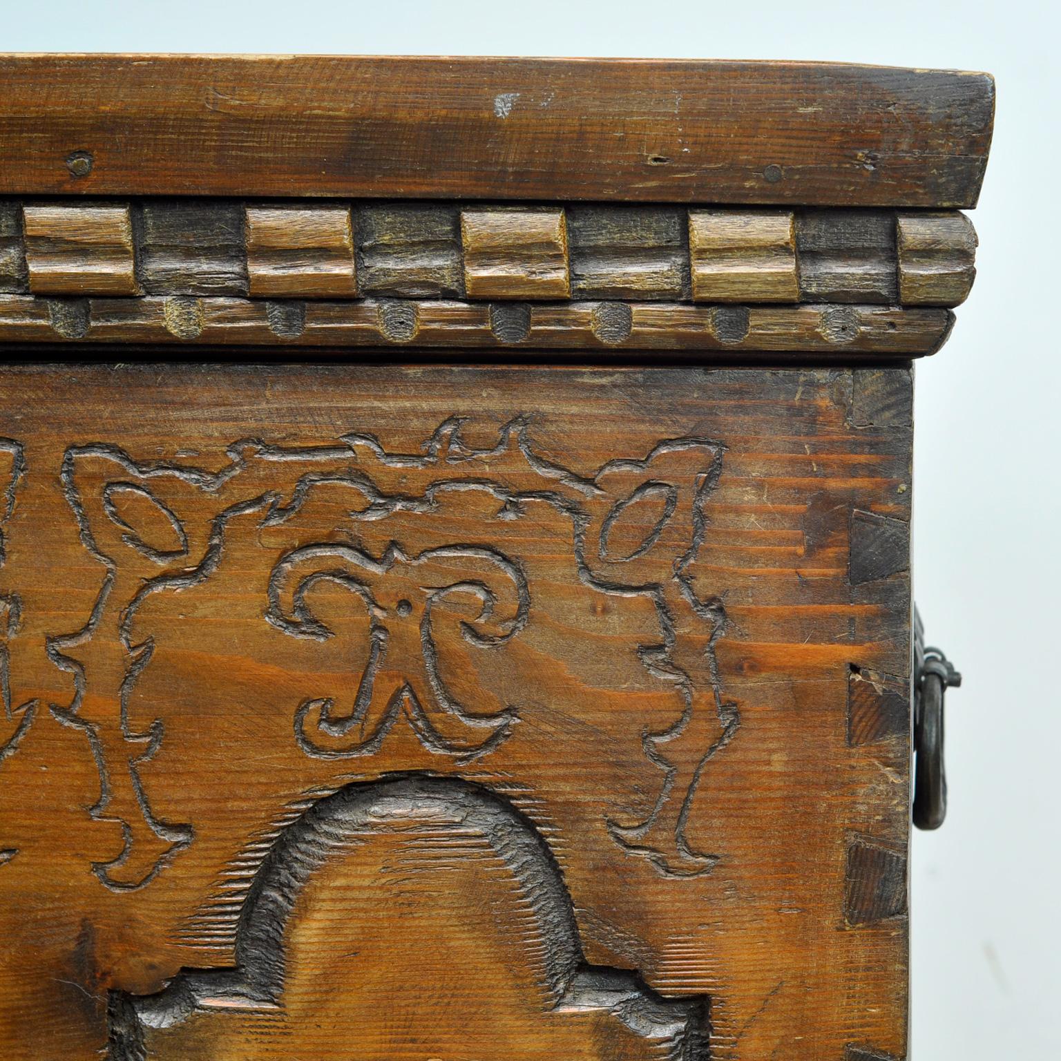 Pine Blanket Chest, Circa 1880 For Sale 6