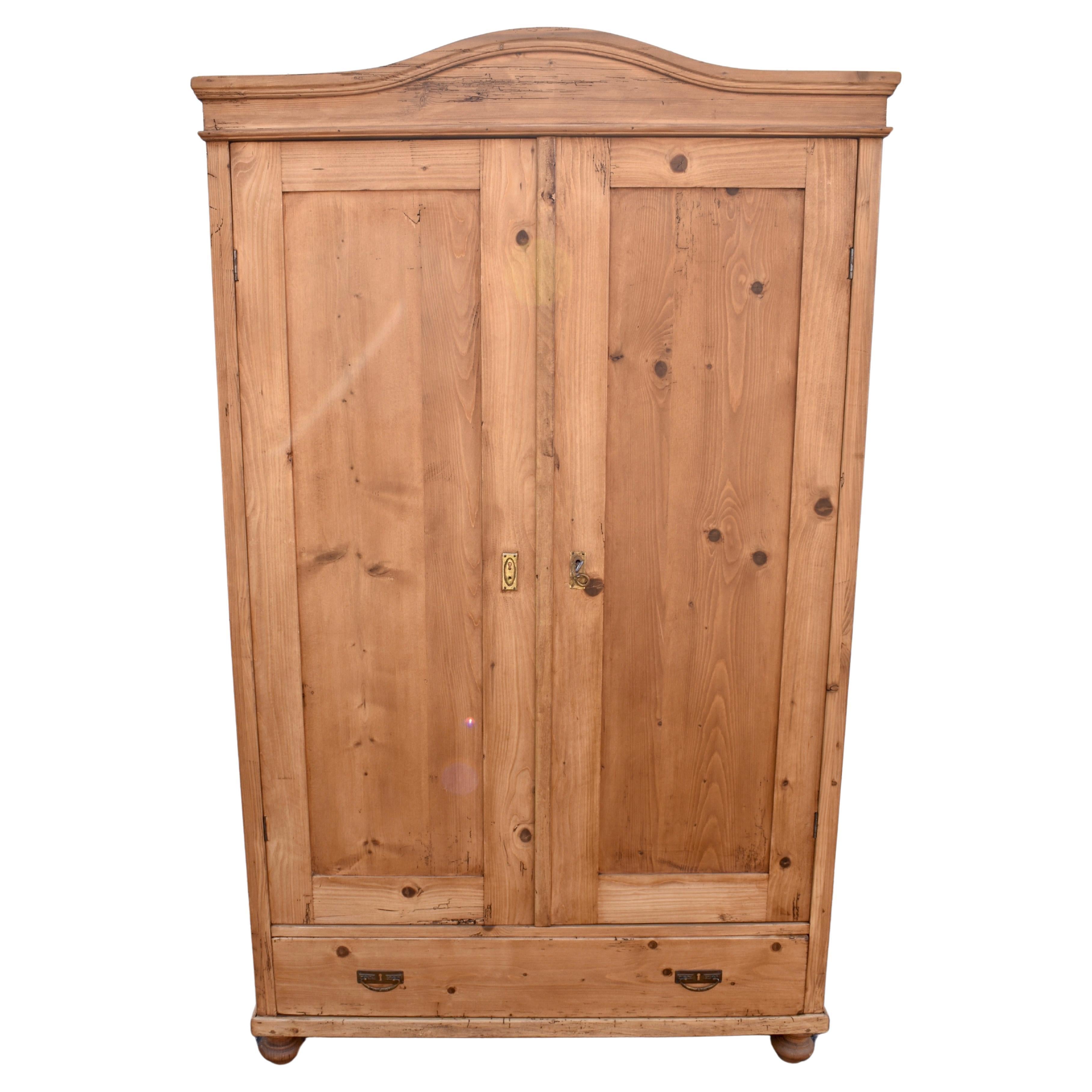 Pine Bonnet-Top Armoire with Two Doors and One Drawer