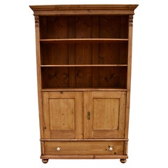 Bücherregal aus Kiefernholz mit halben Türen, aus dem Vintage-Schrank