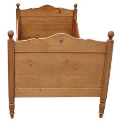 Lit boîte de pin