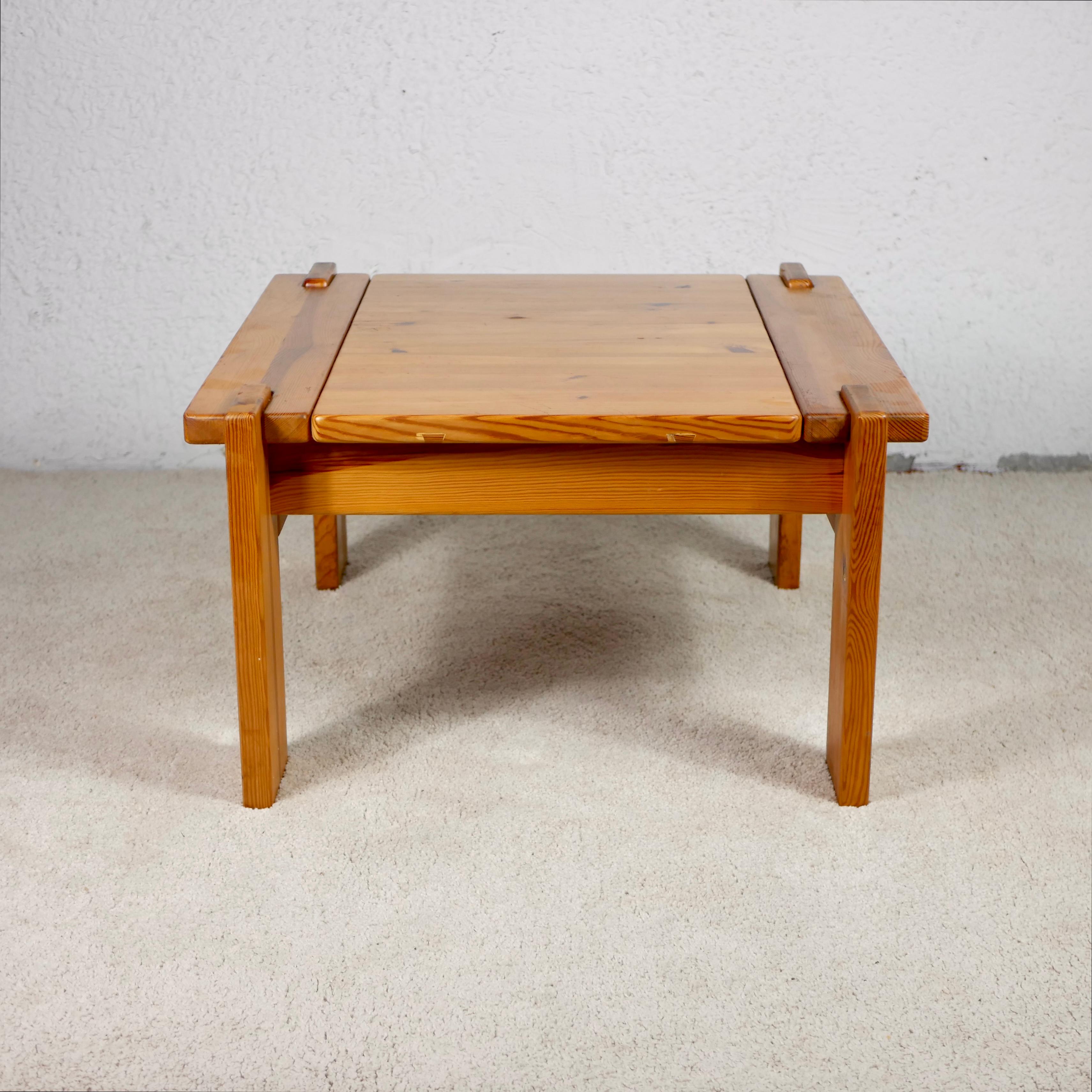 Late 20th Century Pine Brutalist Coffee Table from Maison Regain, France, 1980s