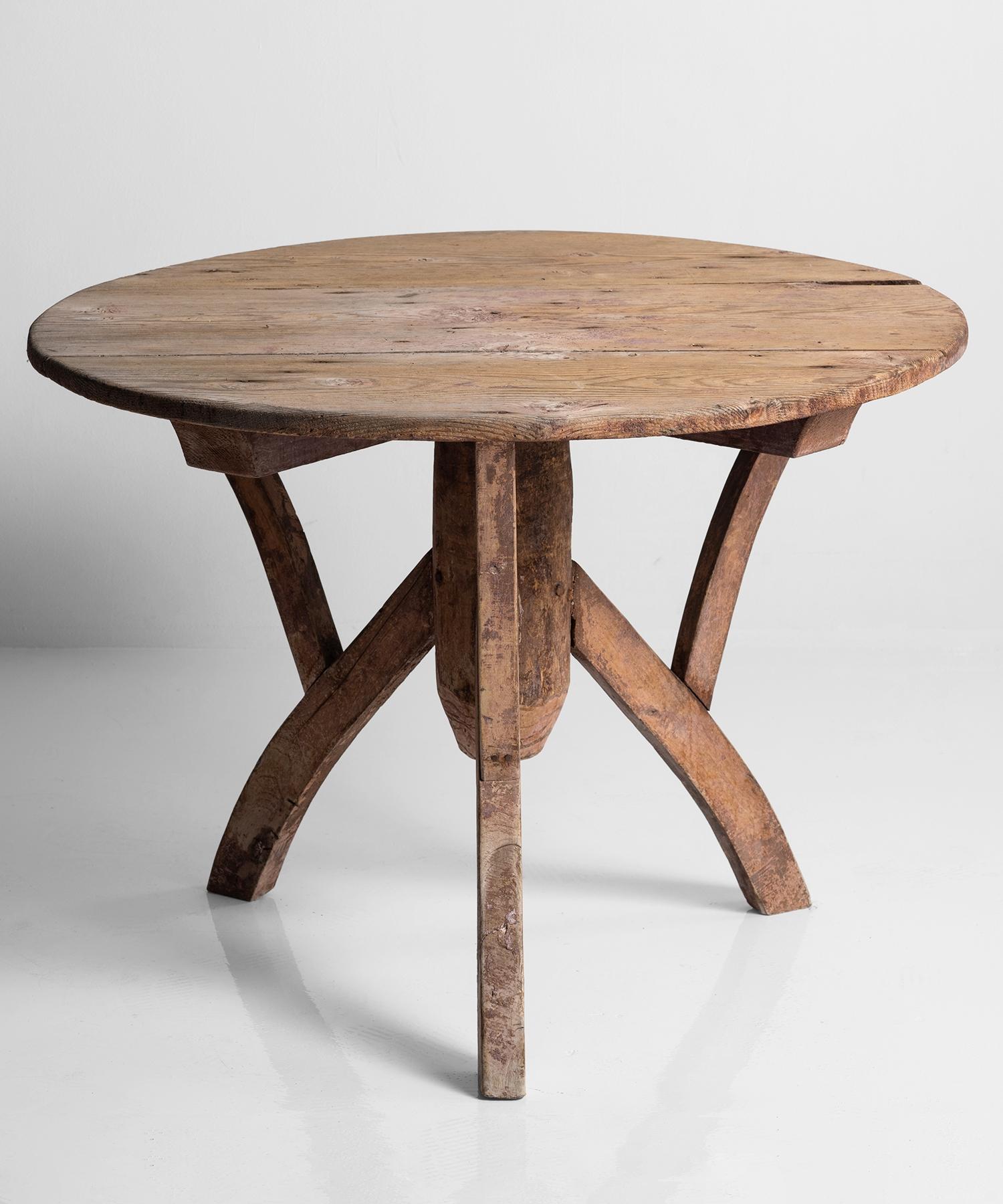 Pine centre table England, 19th century.

Unique form with beautiful patina.