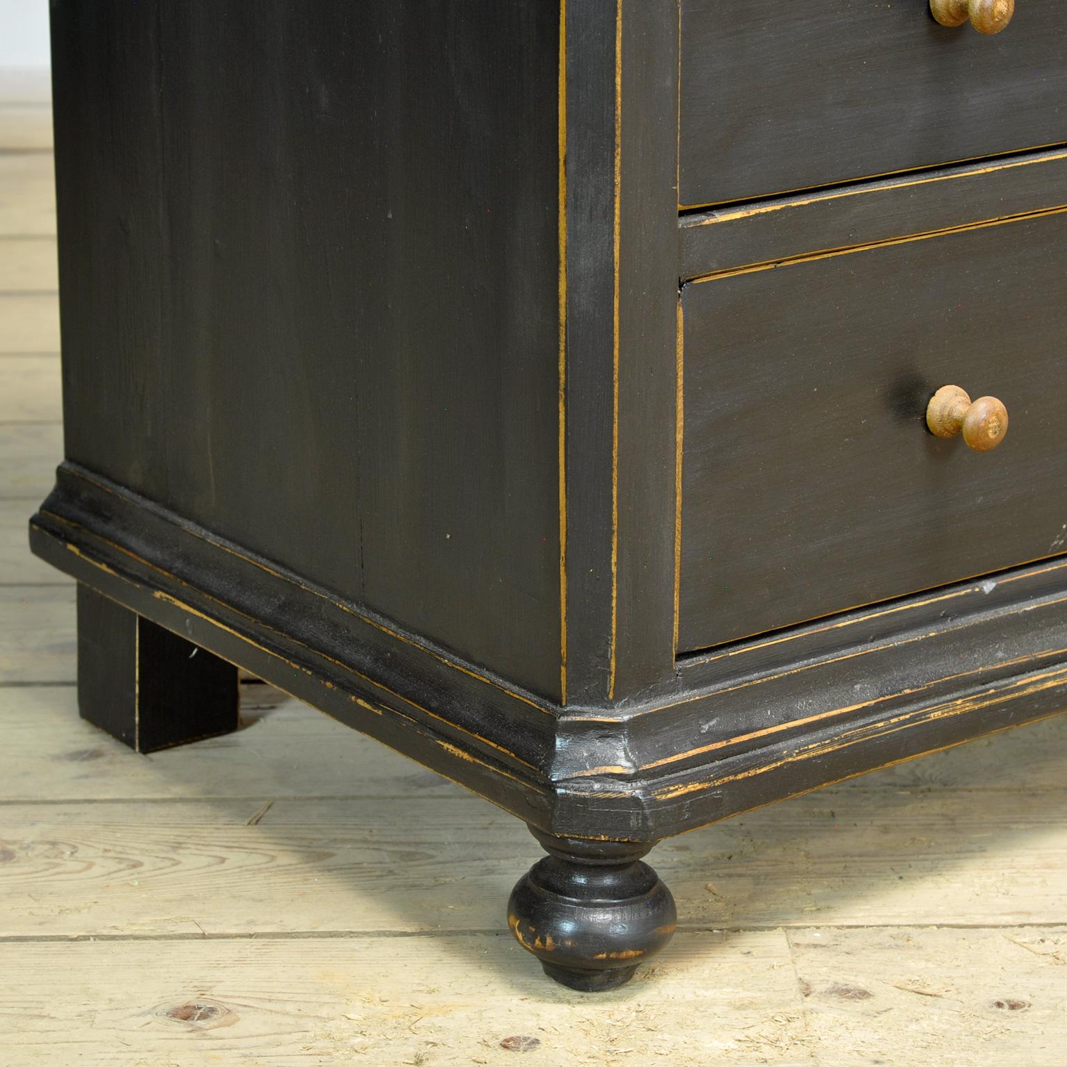 Pine Chest of Drawers, 1910s For Sale 3