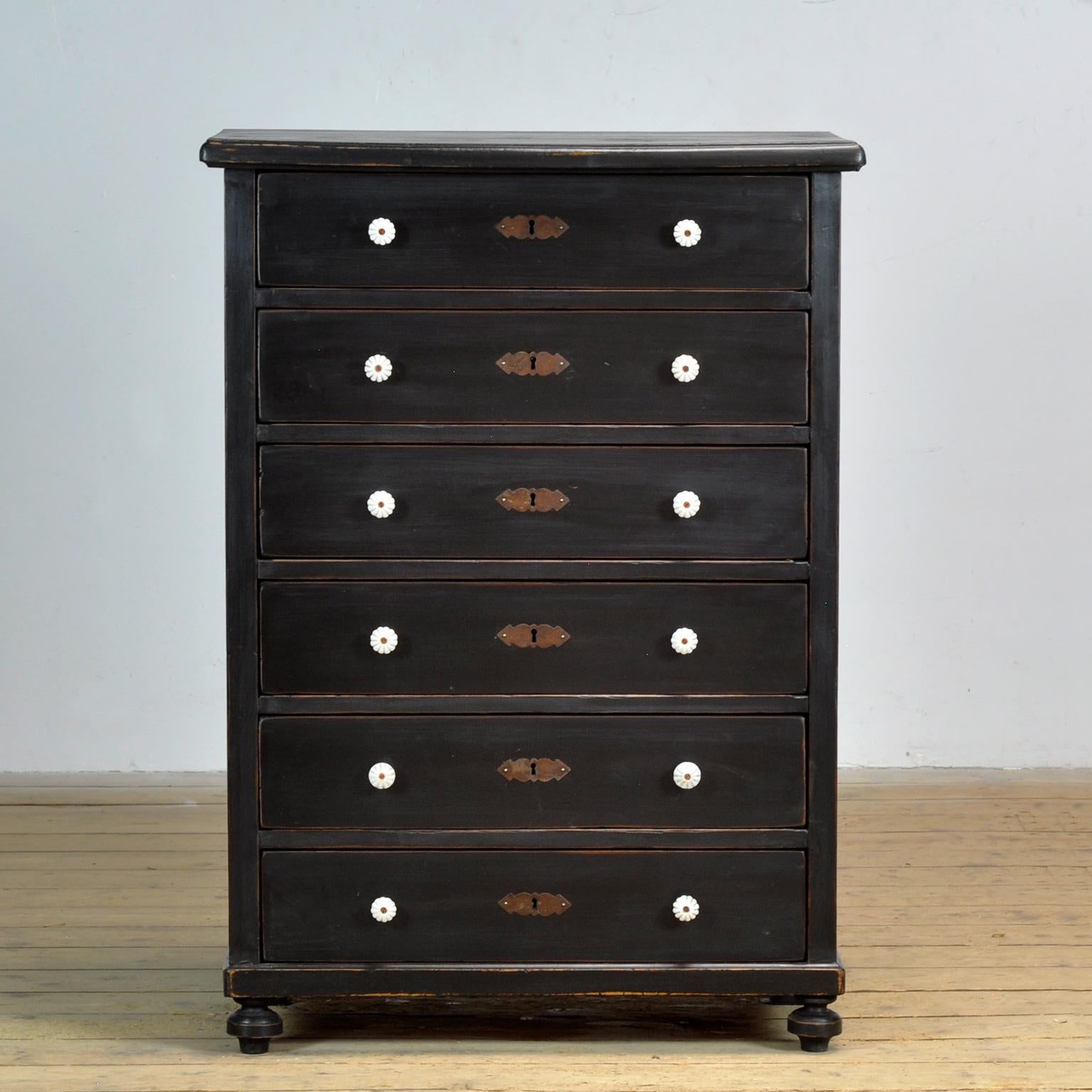 Chest of drawers was made circa 1910 in Hungary, made of pine. It has six drawers, all made with dovetail joints. All hardware and knobs are original.

If you’re interested, please inquire about shipping costs. We offer competitive shipping rates.