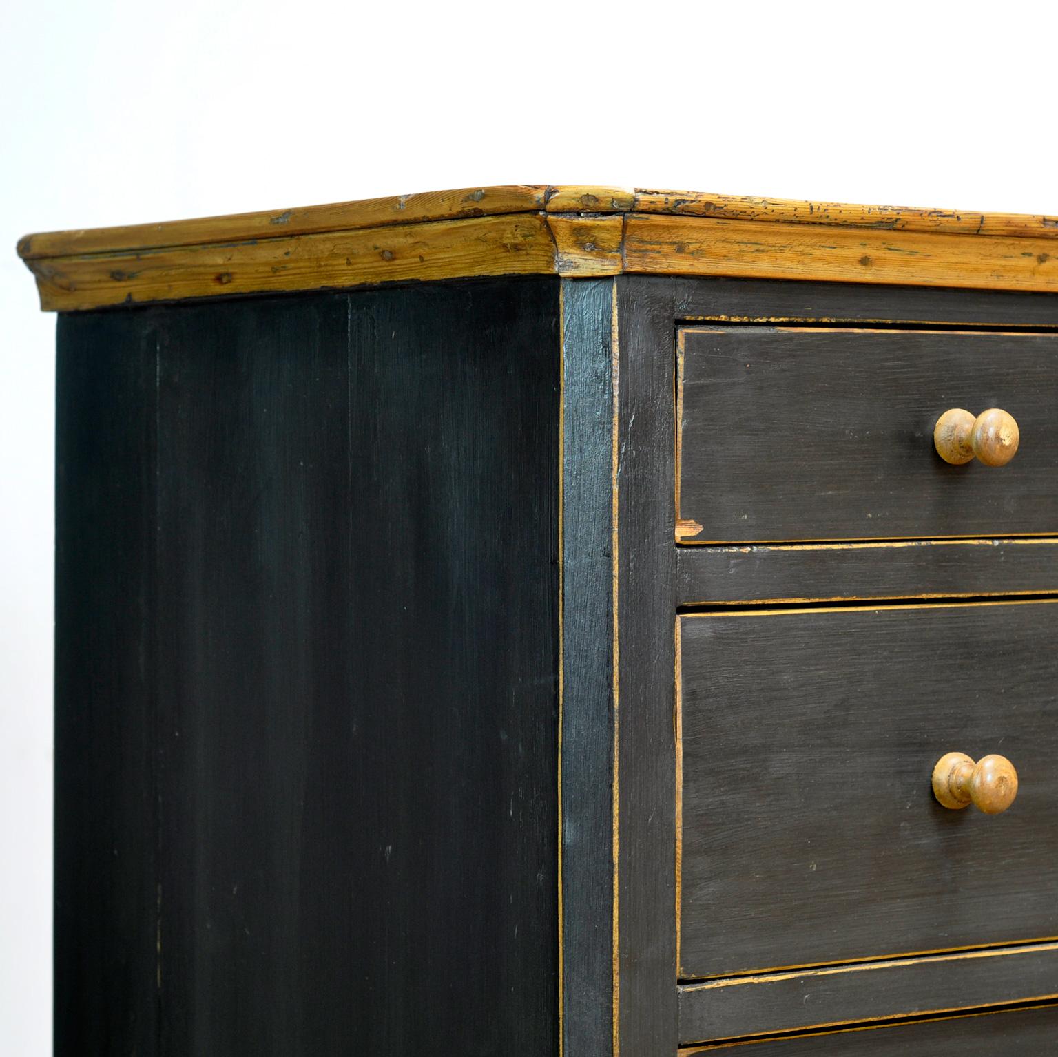 Pine Chest of Drawers, 1910s For Sale 2
