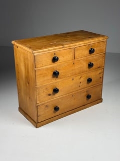 Commode en pin 19ème siècle