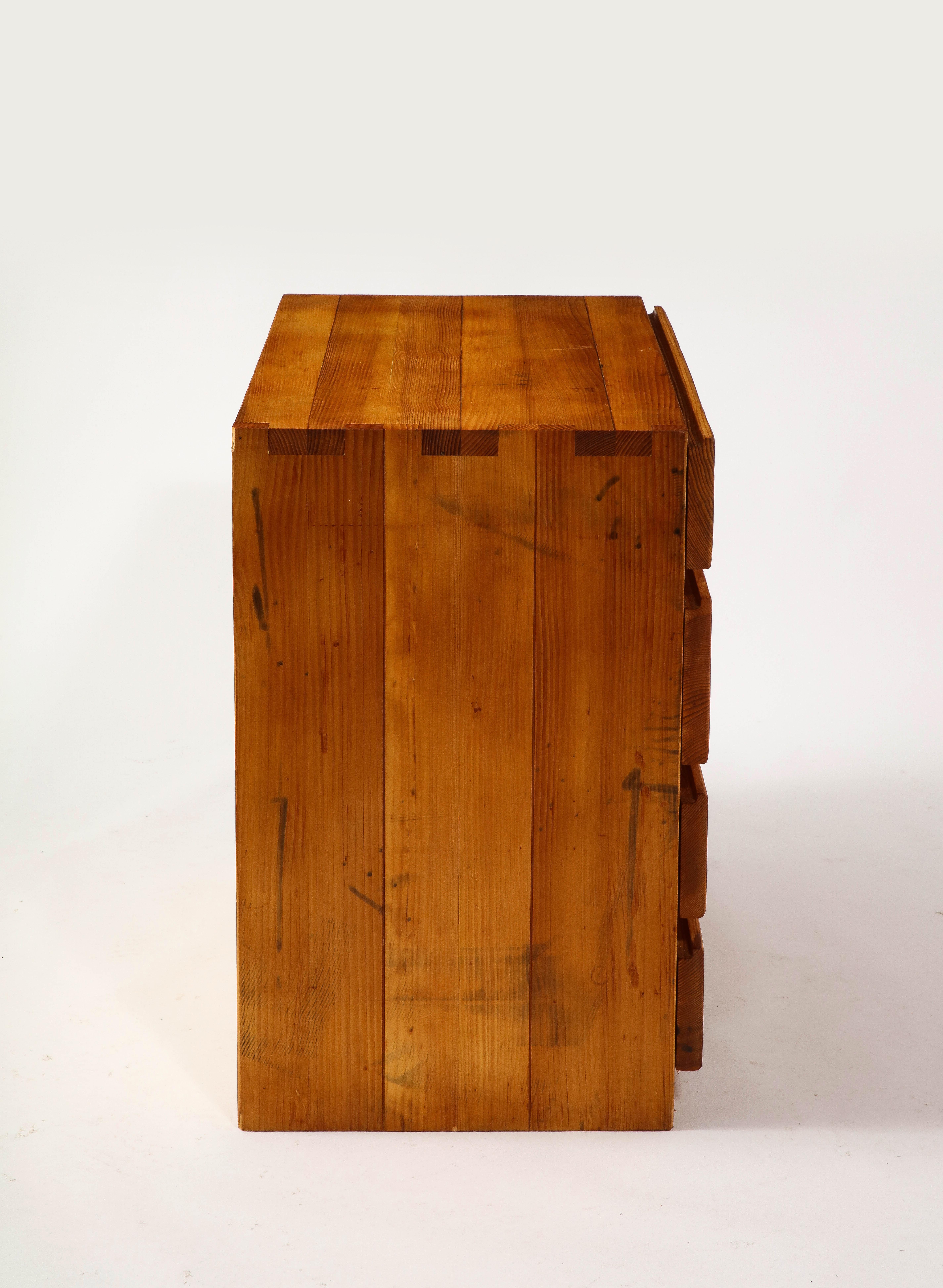 Pine Chest of Drawers by Regain, France 1970's For Sale 2
