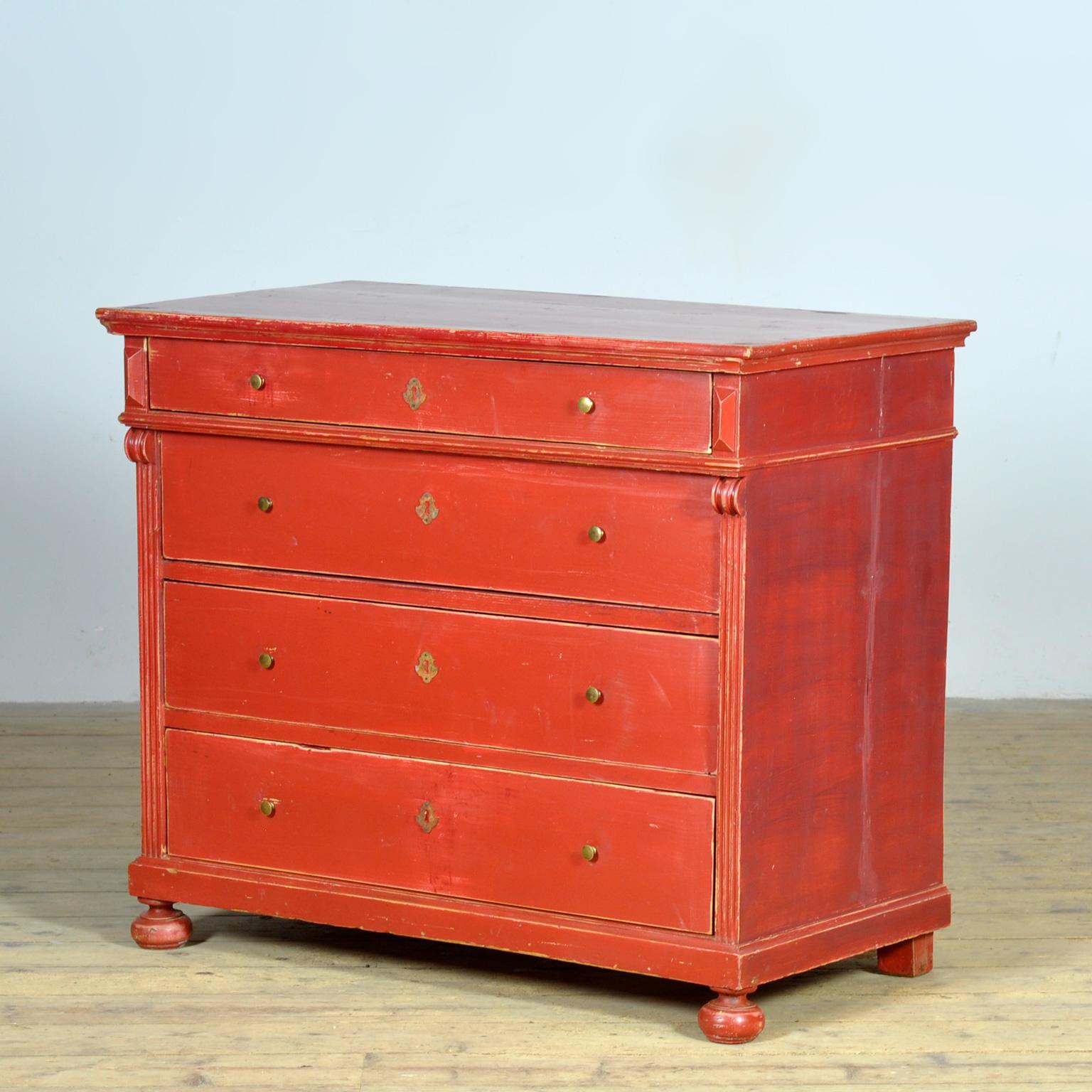 Ungherese Pine chest of drawers, circa 1910 in vendita
