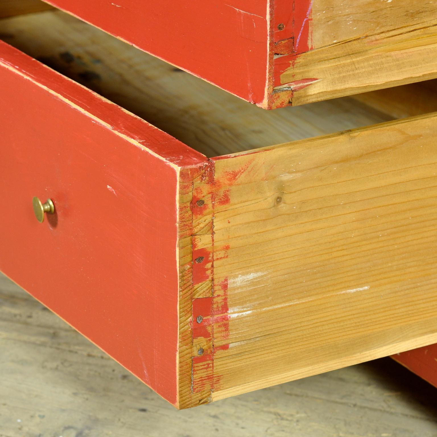 Pine chest of drawers, circa 1910 In condizioni buone in vendita a Amsterdam, Noord Holland