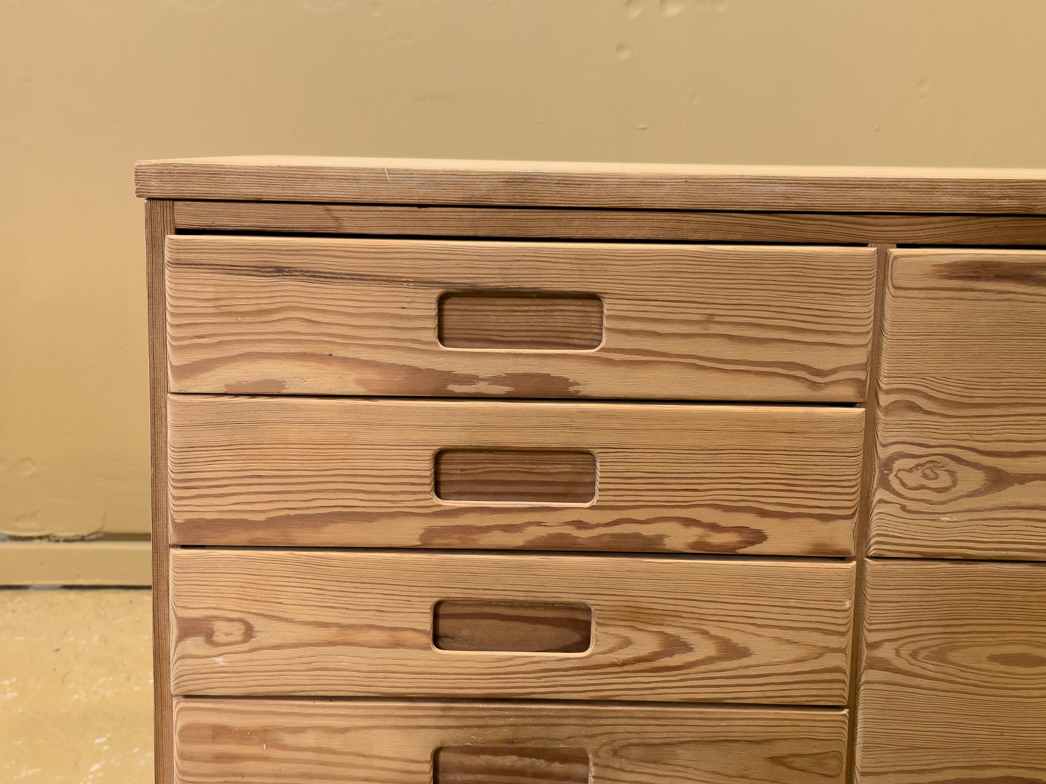 Danese Cassettiera in pino in vendita