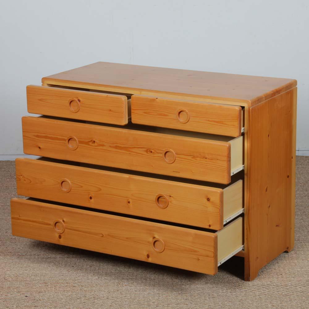 Pino Cassettiera in pino, scelta da Charlotte Perriand per Les Arcs, 1960 in vendita