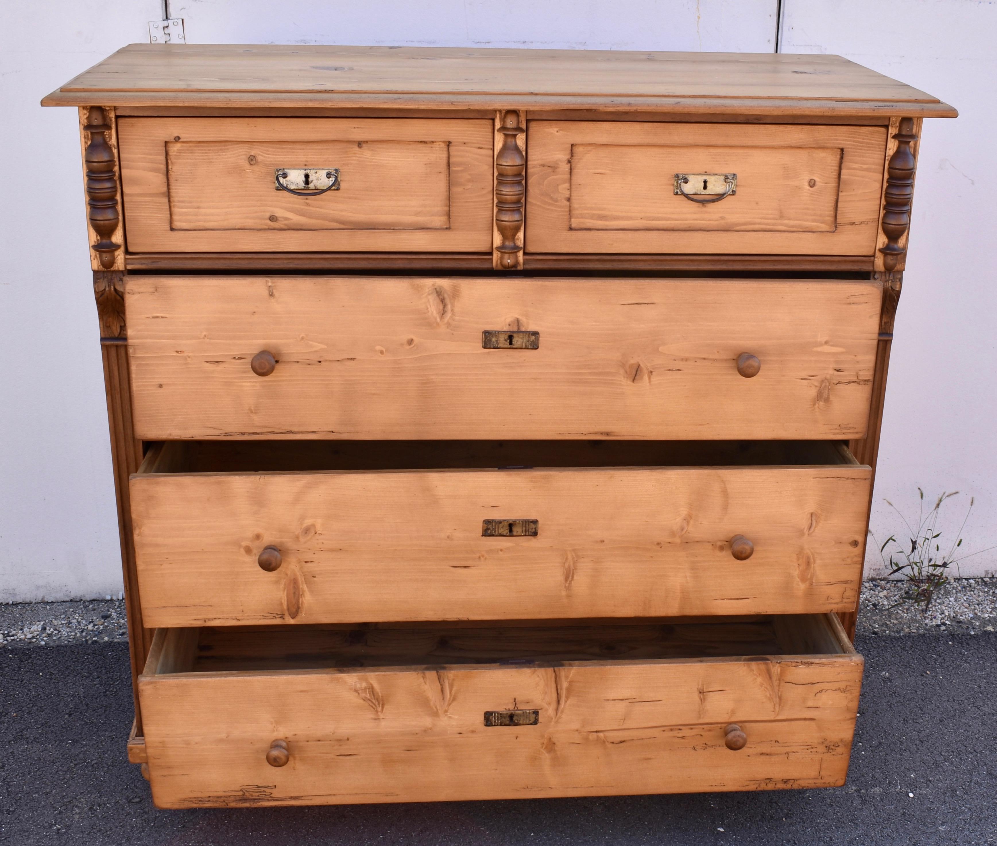 Pine Chest of Five Drawers For Sale 5