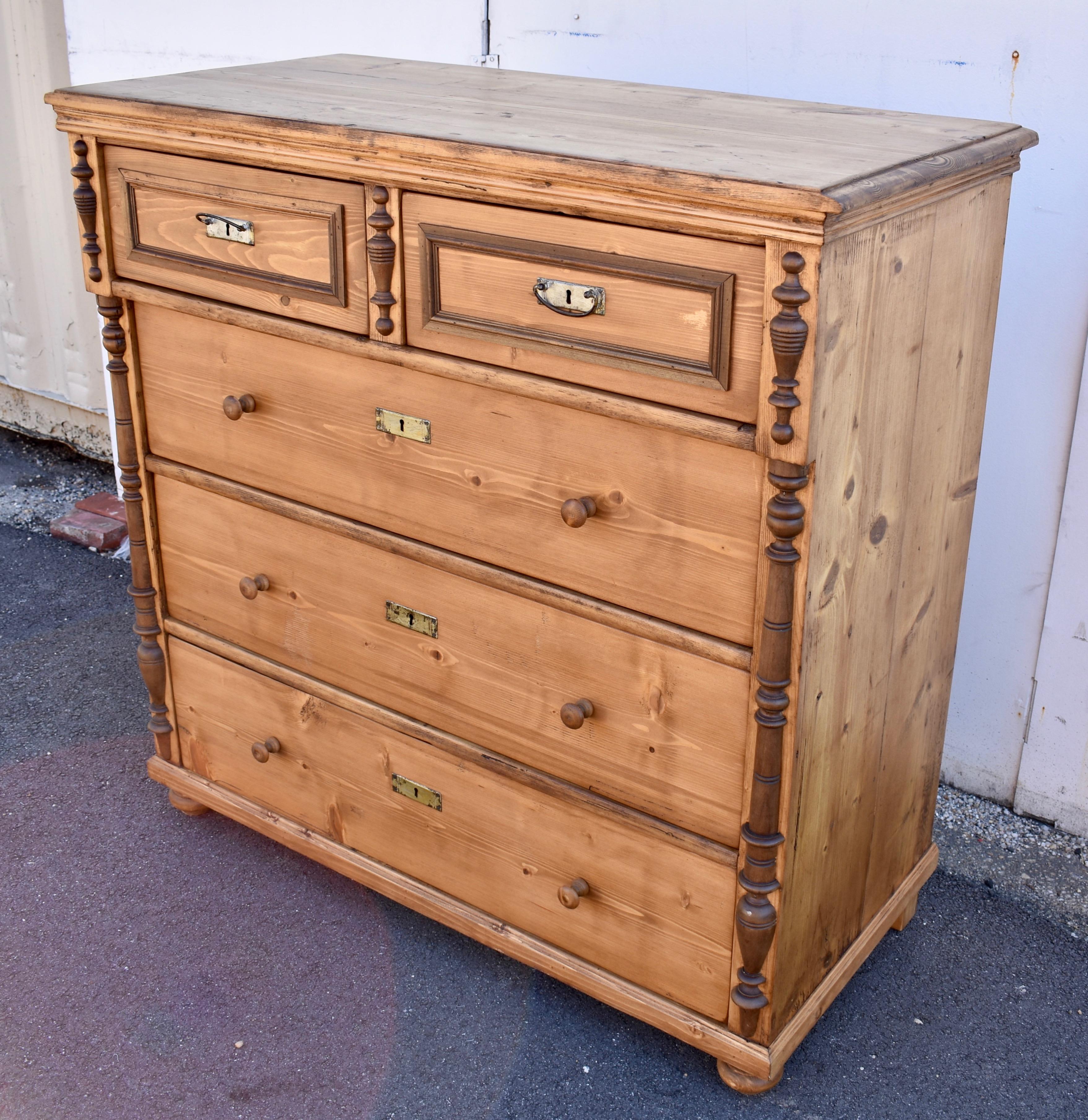 Pine Chest of Five Drawers In Good Condition For Sale In Baltimore, MD