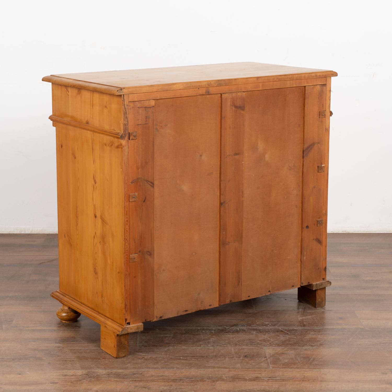 Pine Chest of Four Drawers, Denmark circa 1900 For Sale 5