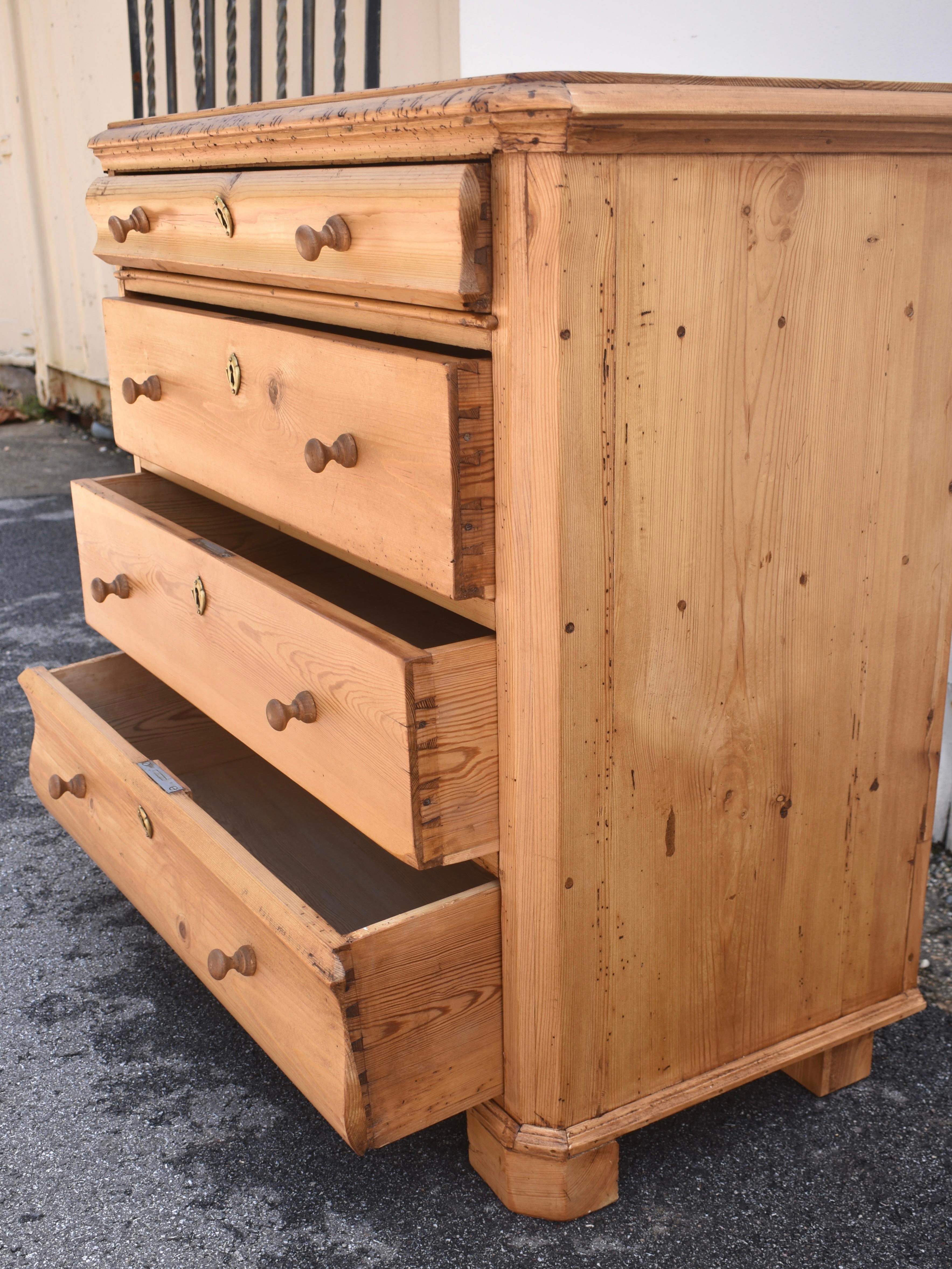 Pine Chest of Four Drawers For Sale 3