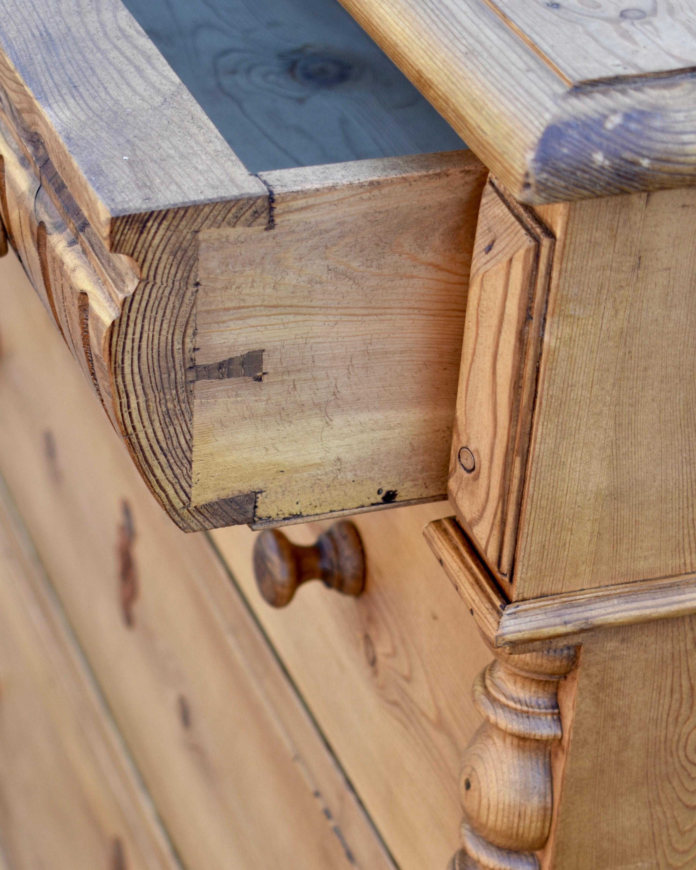 Pine Chest of Four Drawers 4