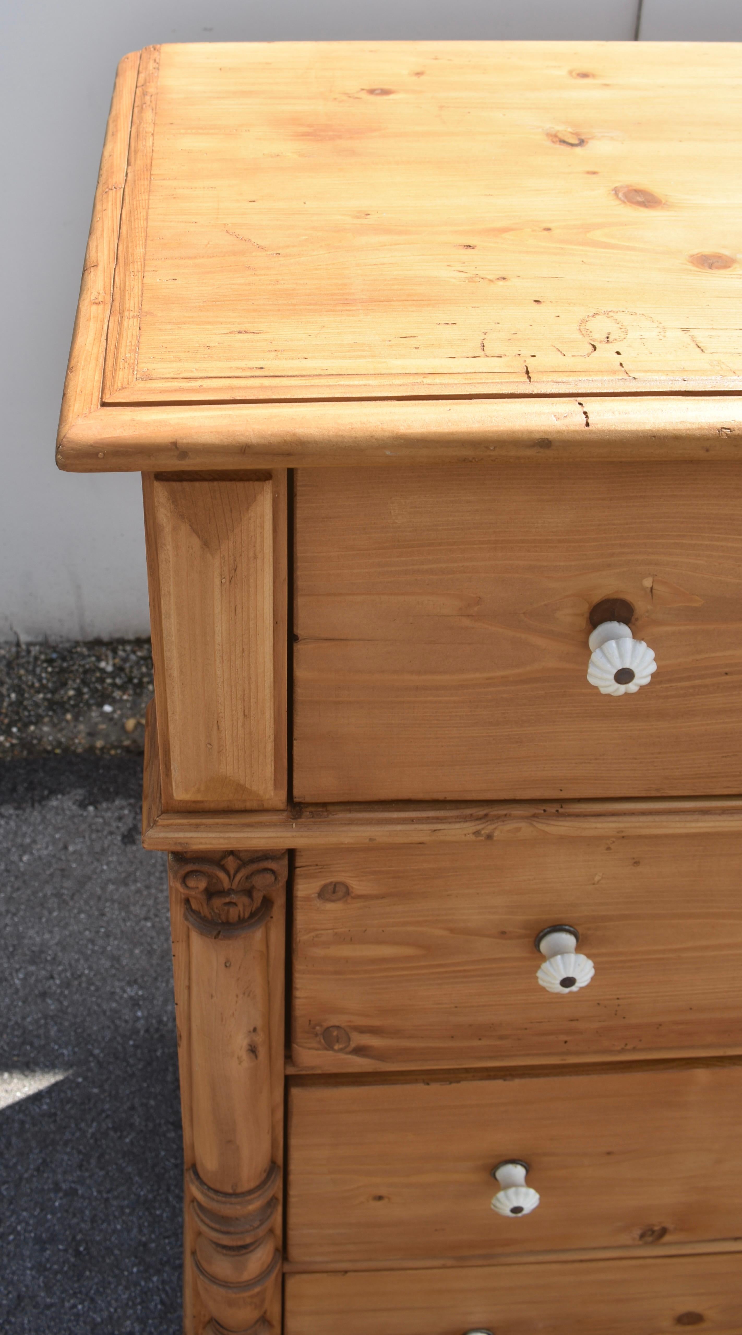 Pine Chest of Four Drawers For Sale 4