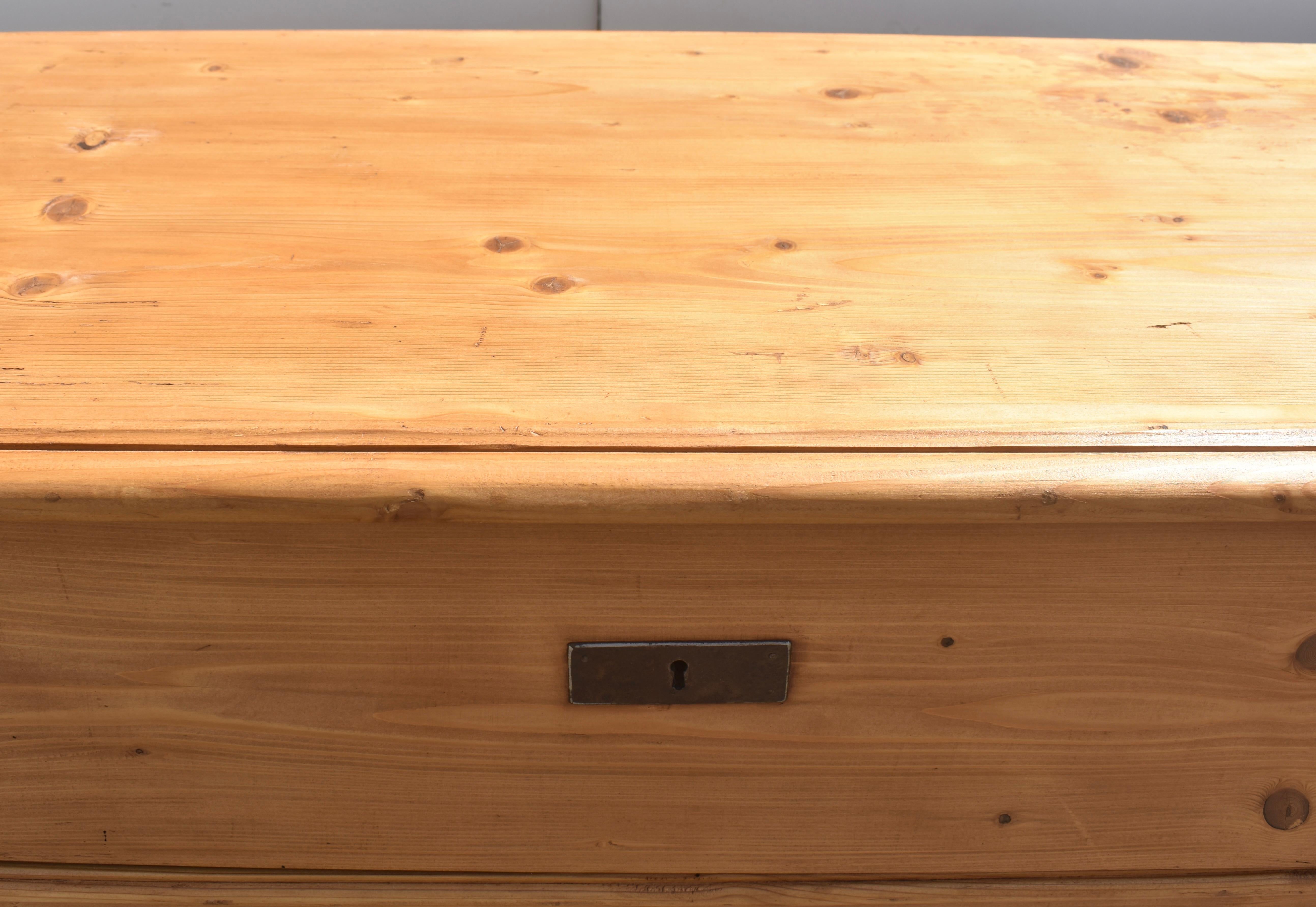 Pine Chest of Four Drawers For Sale 5