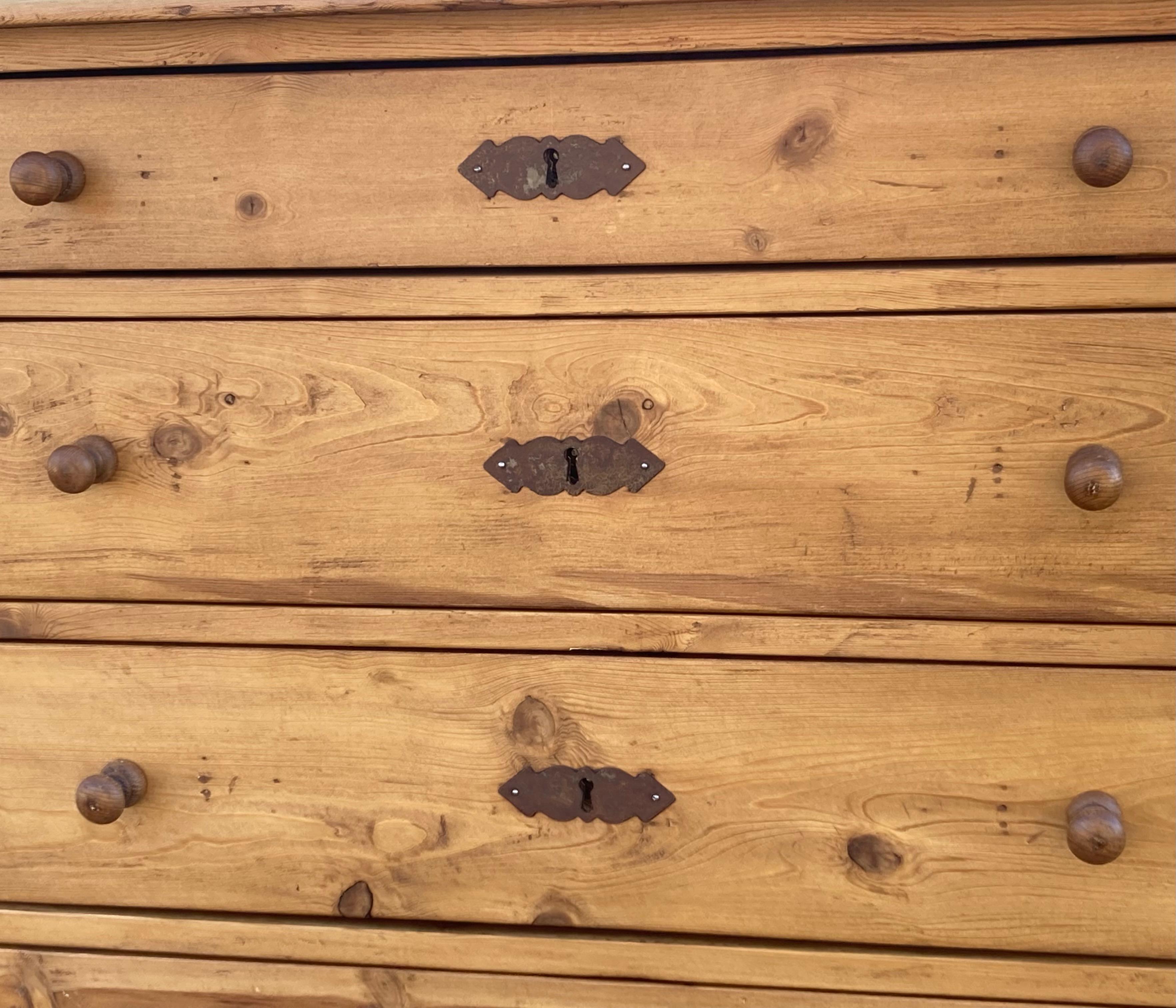 Pine Chest of Four Drawers For Sale 6
