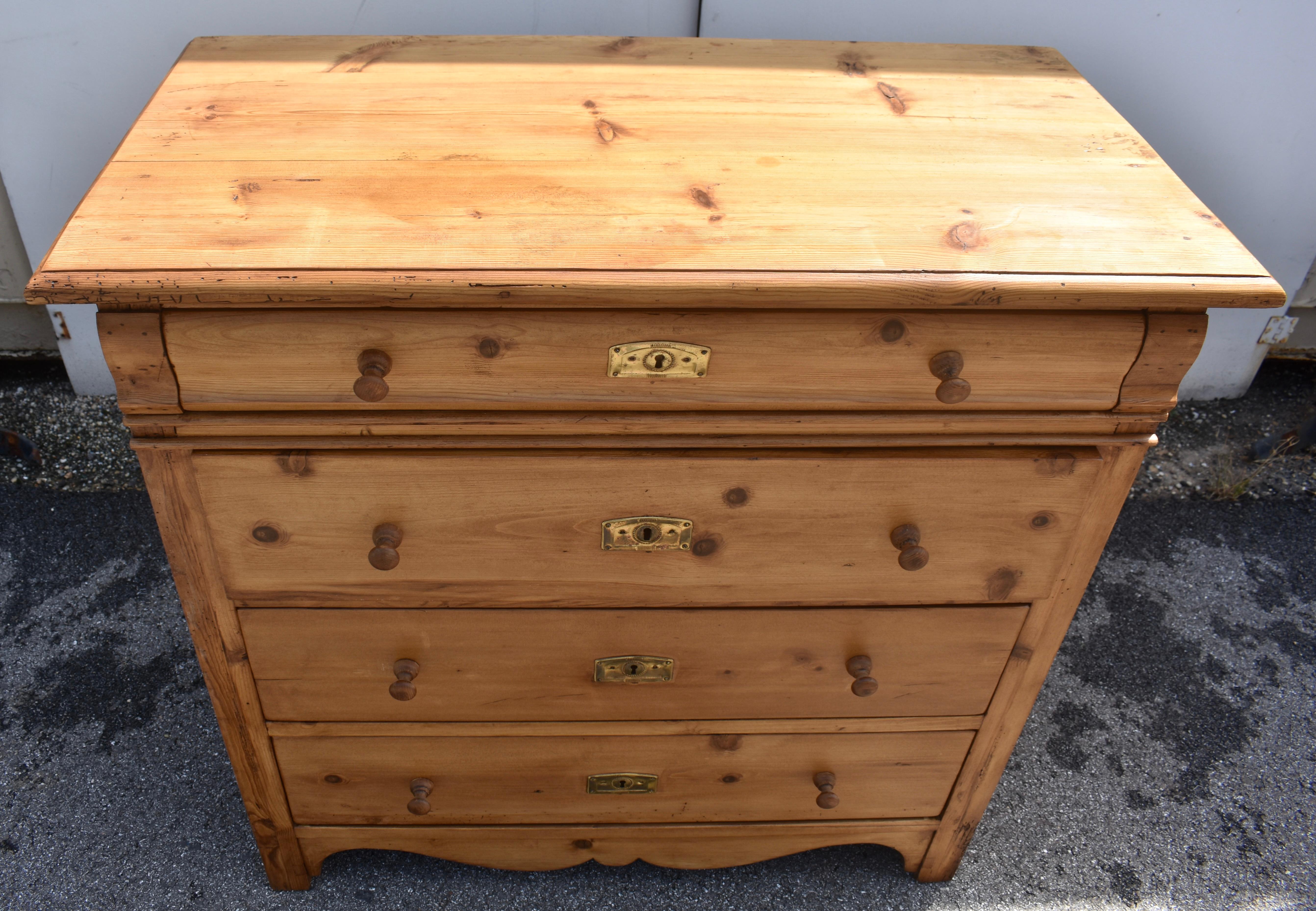 Pine Chest of Four Drawers For Sale 7