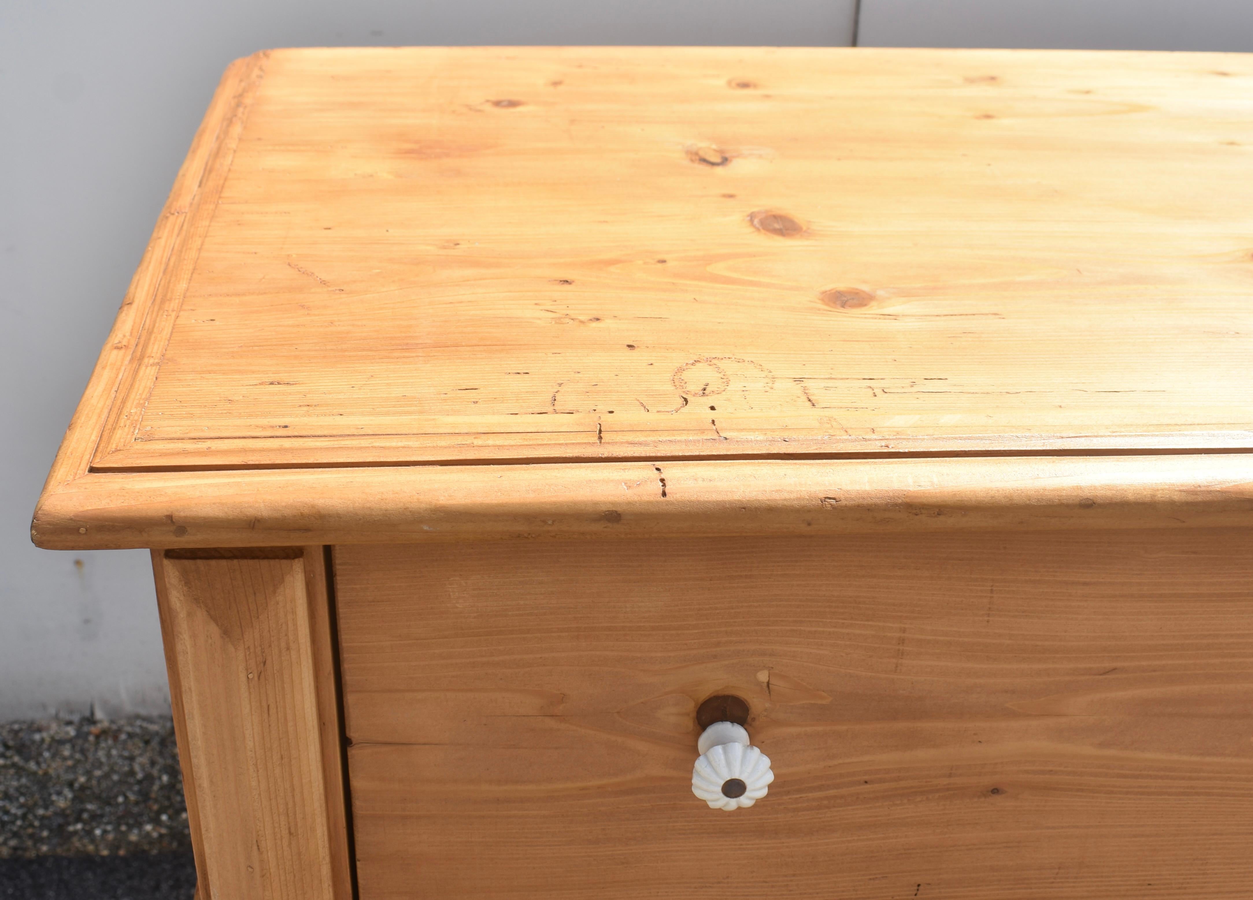 Pine Chest of Four Drawers For Sale 7