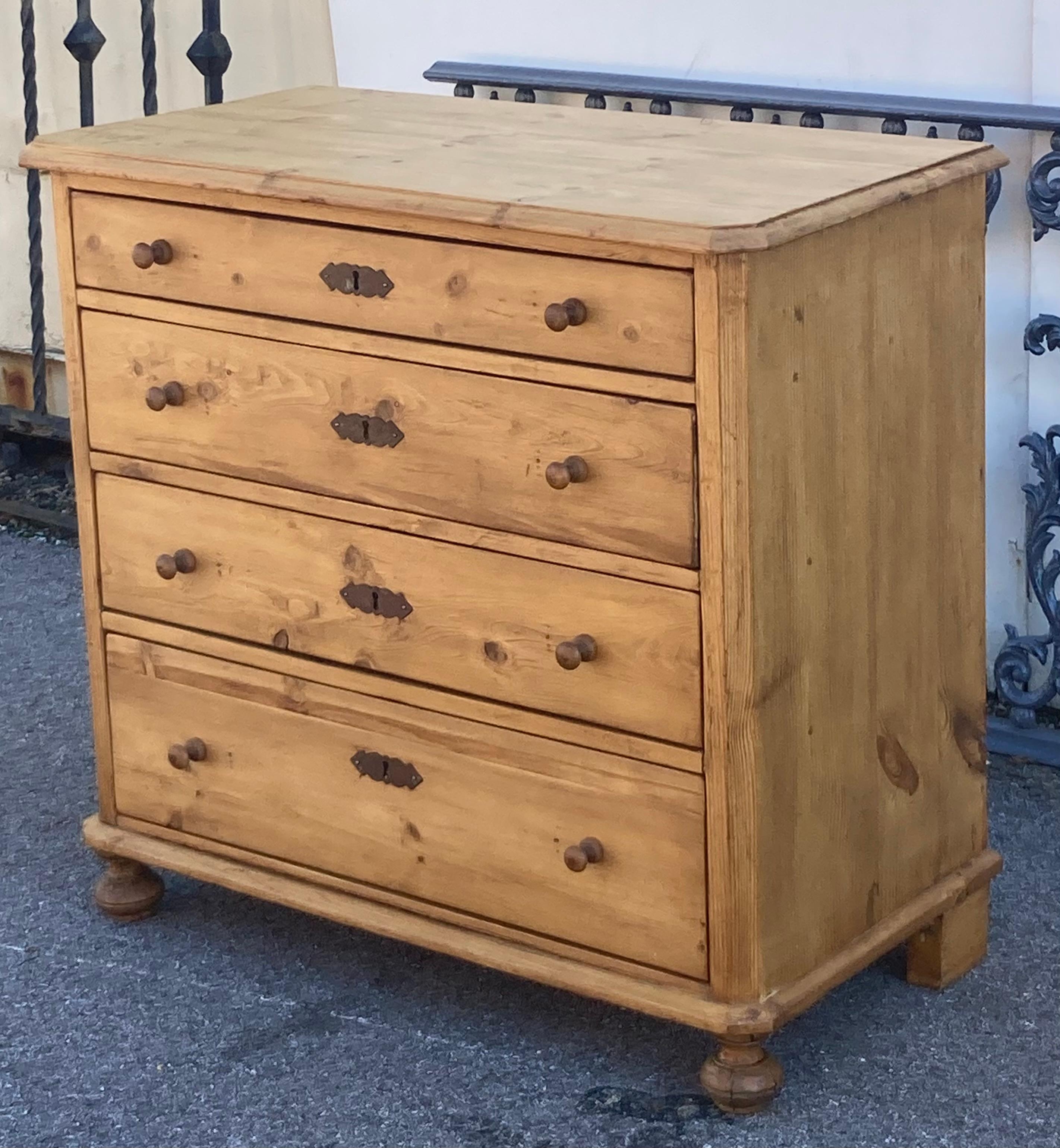 Pine Chest of Four Drawers For Sale 7