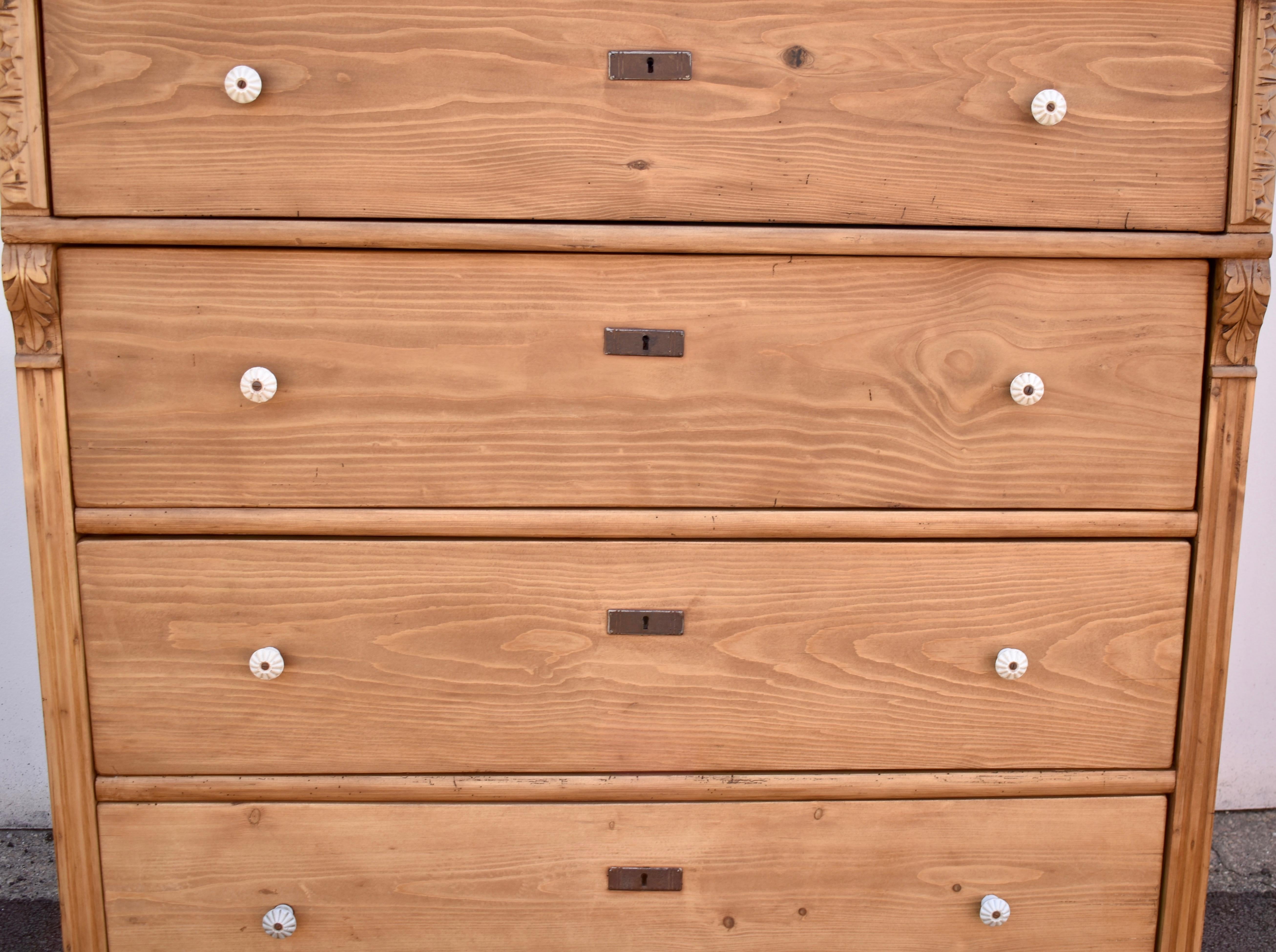 Pine Chest of Four Drawers 2