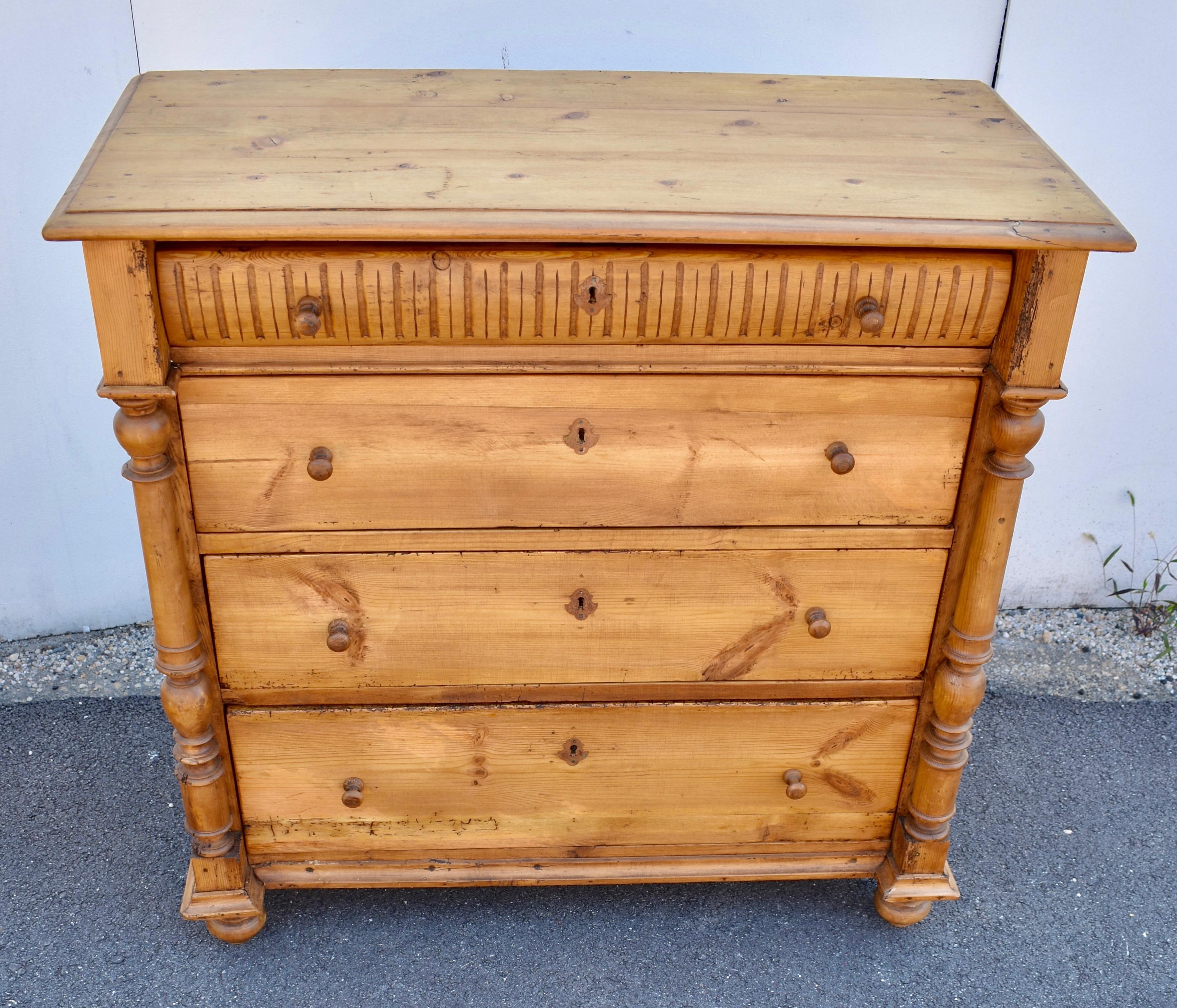 Pine Chest of Four Drawers For Sale 1