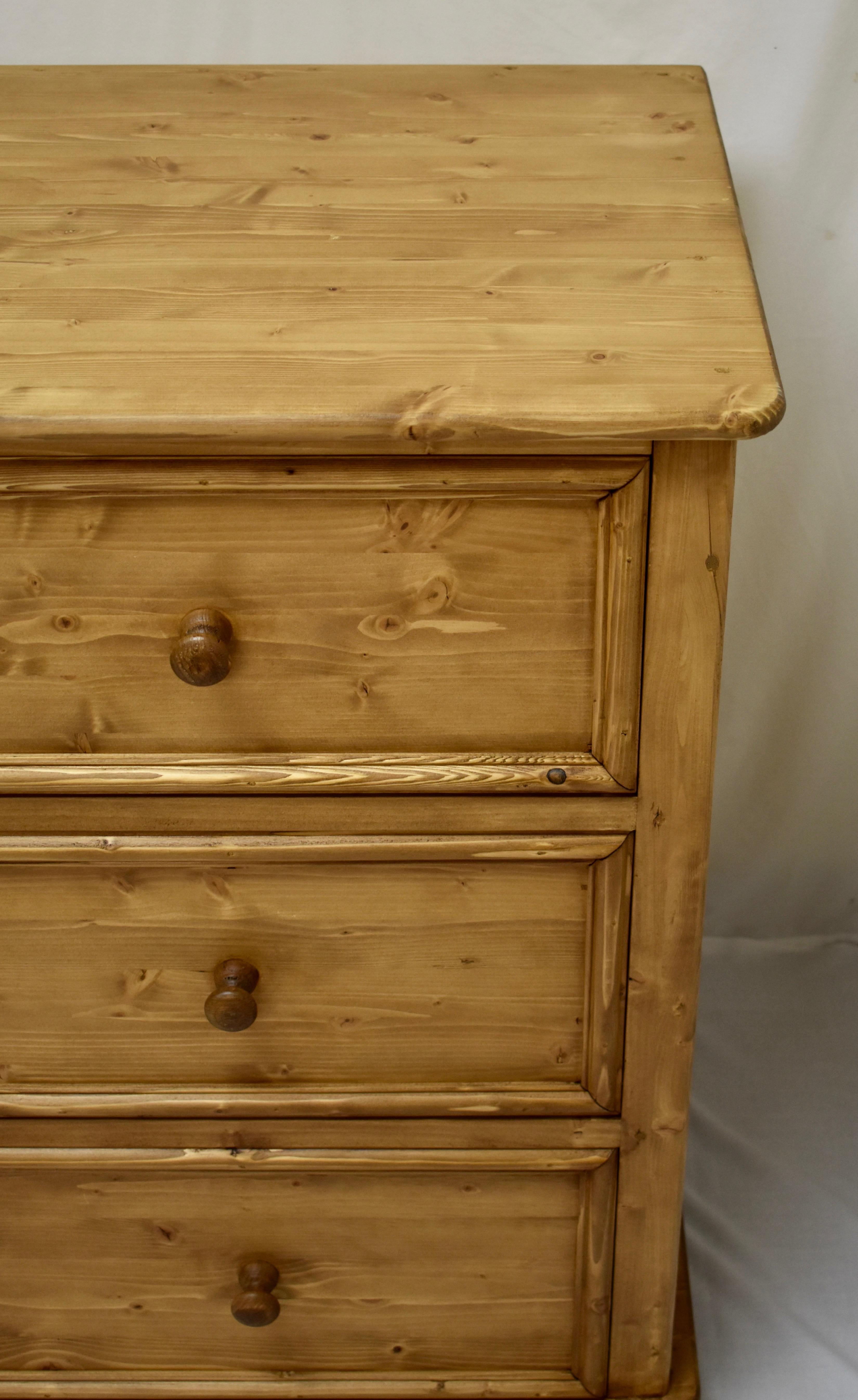 Pine Chest of Nine Drawers 1