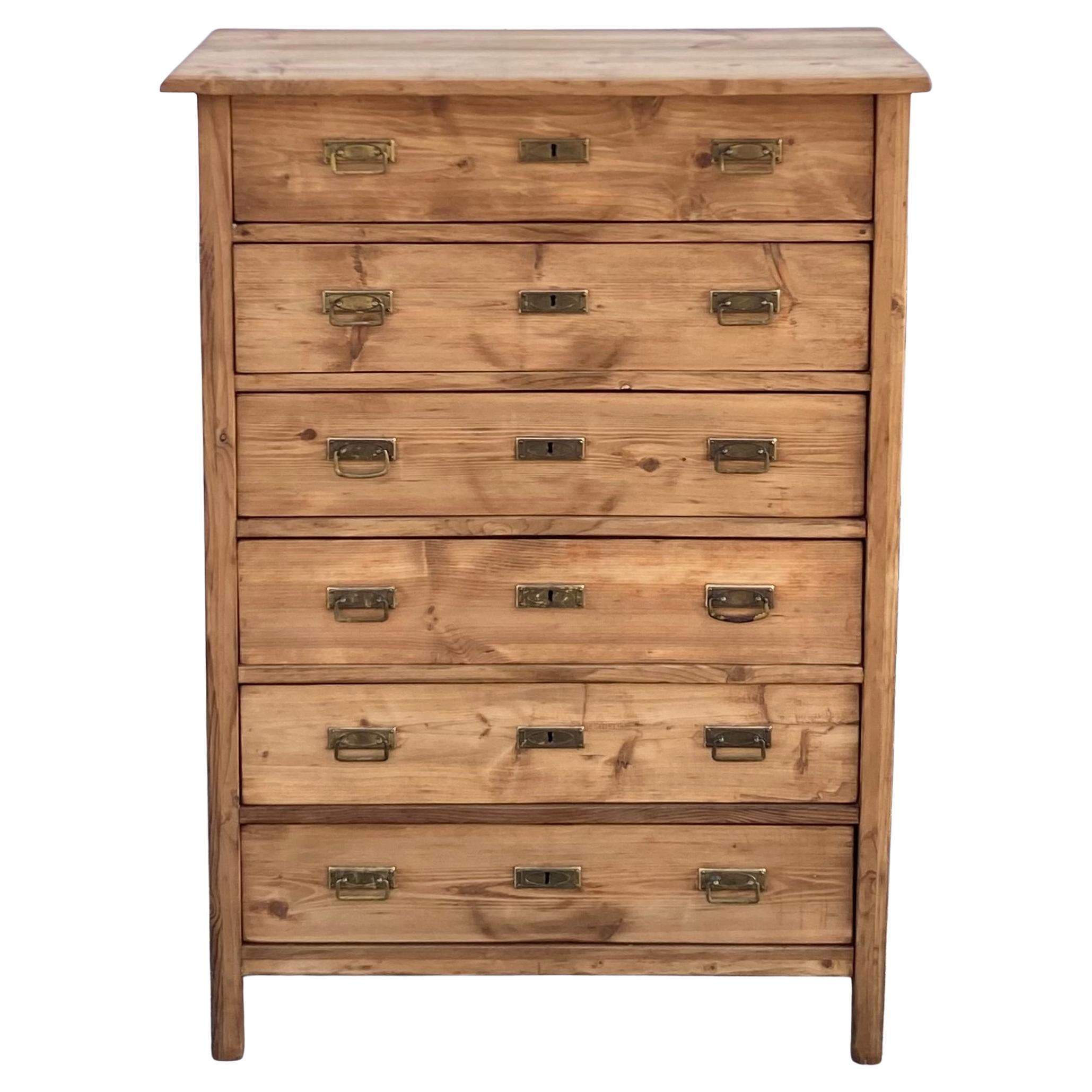 Kiefer Kommode mit sechs gleich tiefen Schubladen im Angebot