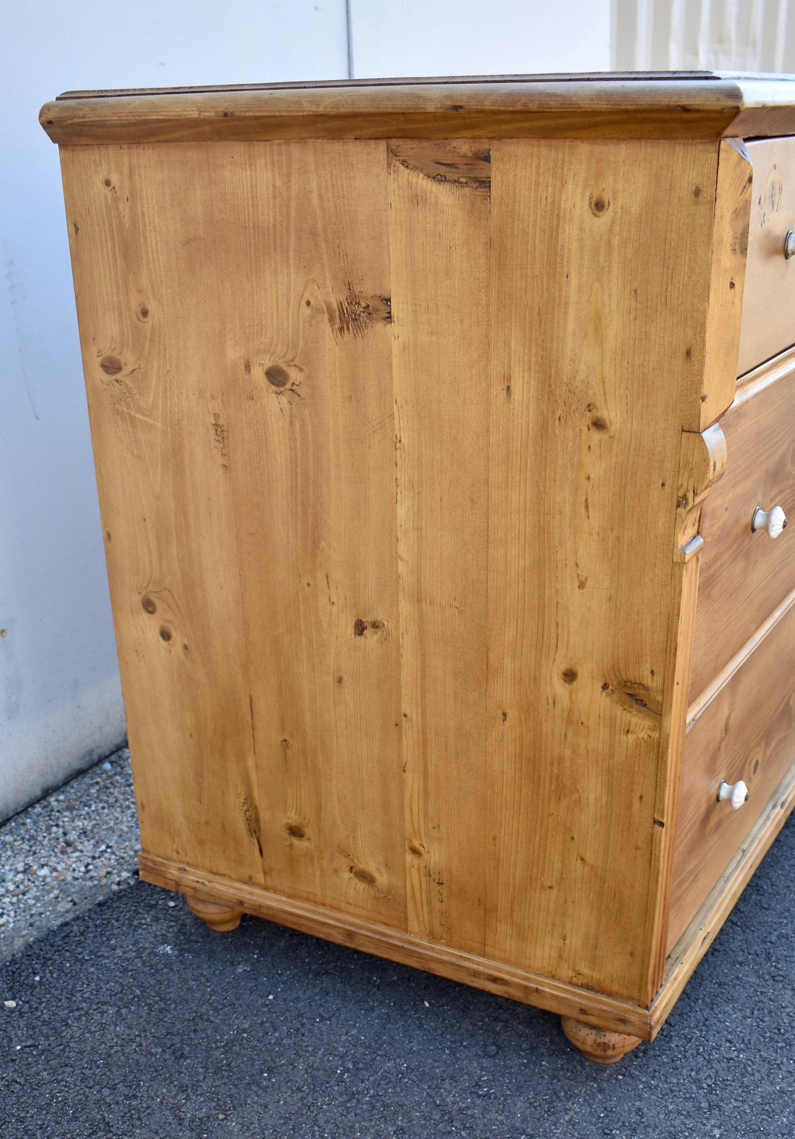 Pine Chest of Three Drawers For Sale 3