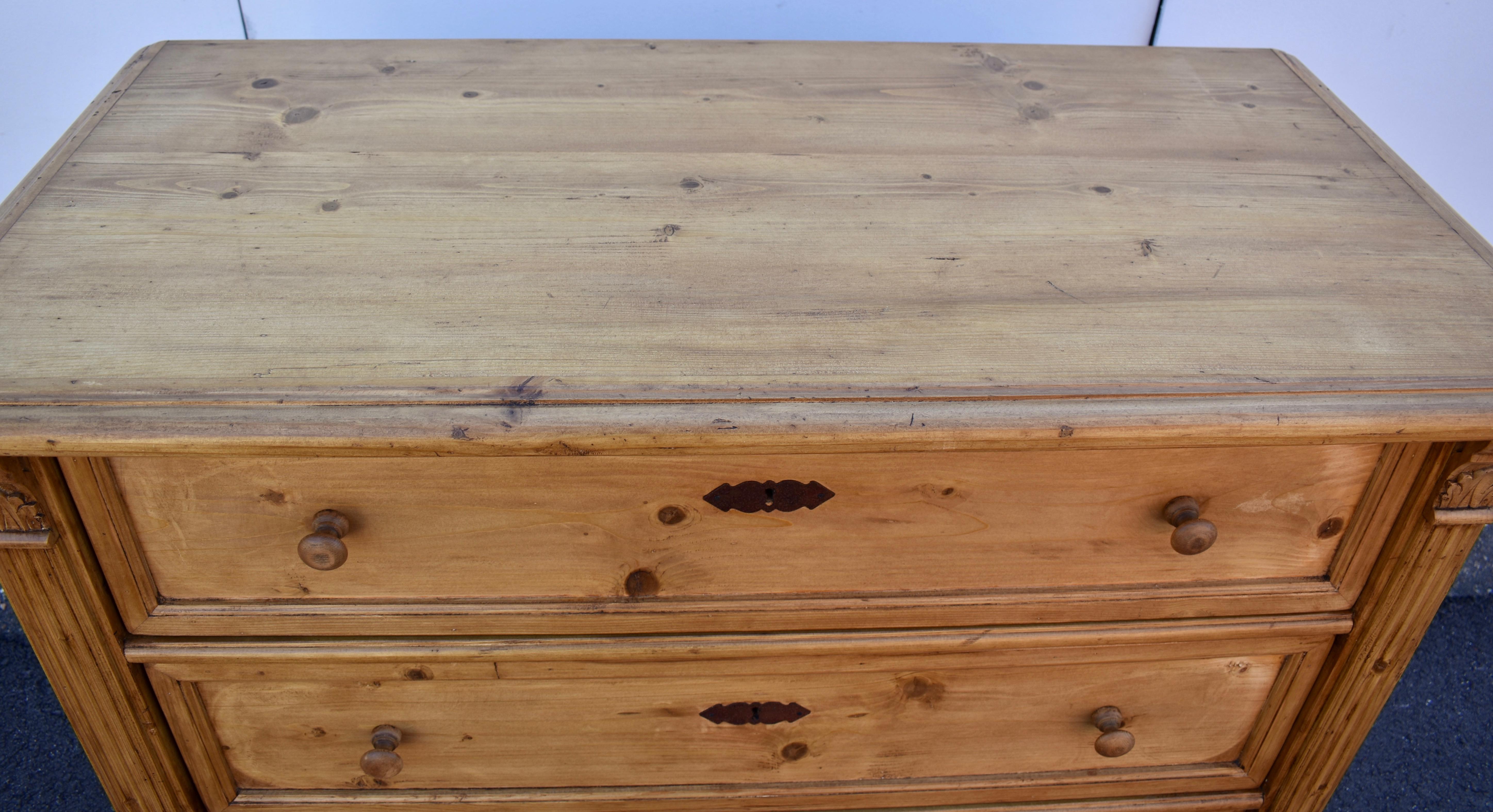 Pine Chest of Three Drawers 5