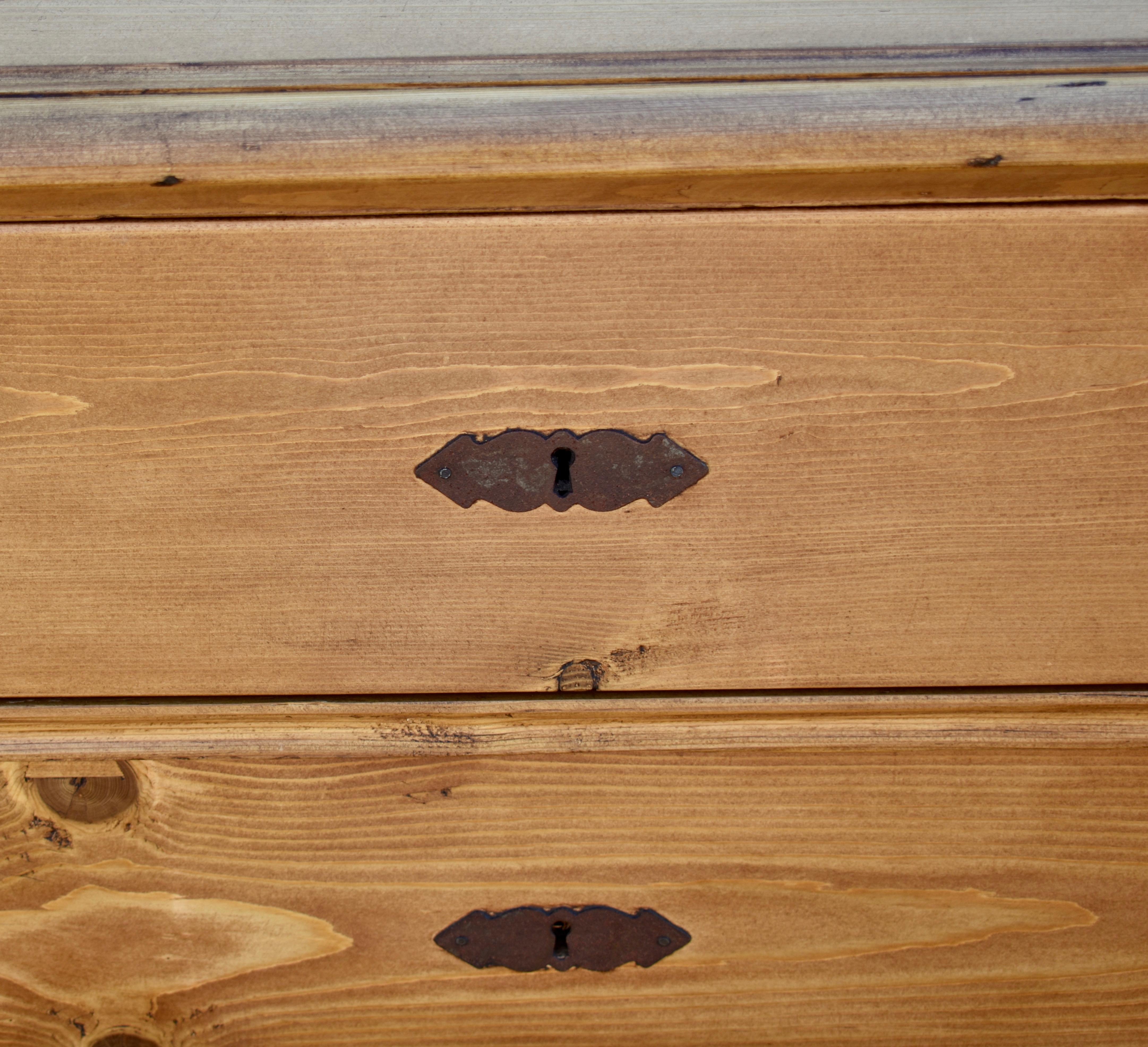 Pine Chest of Three Drawers For Sale 6