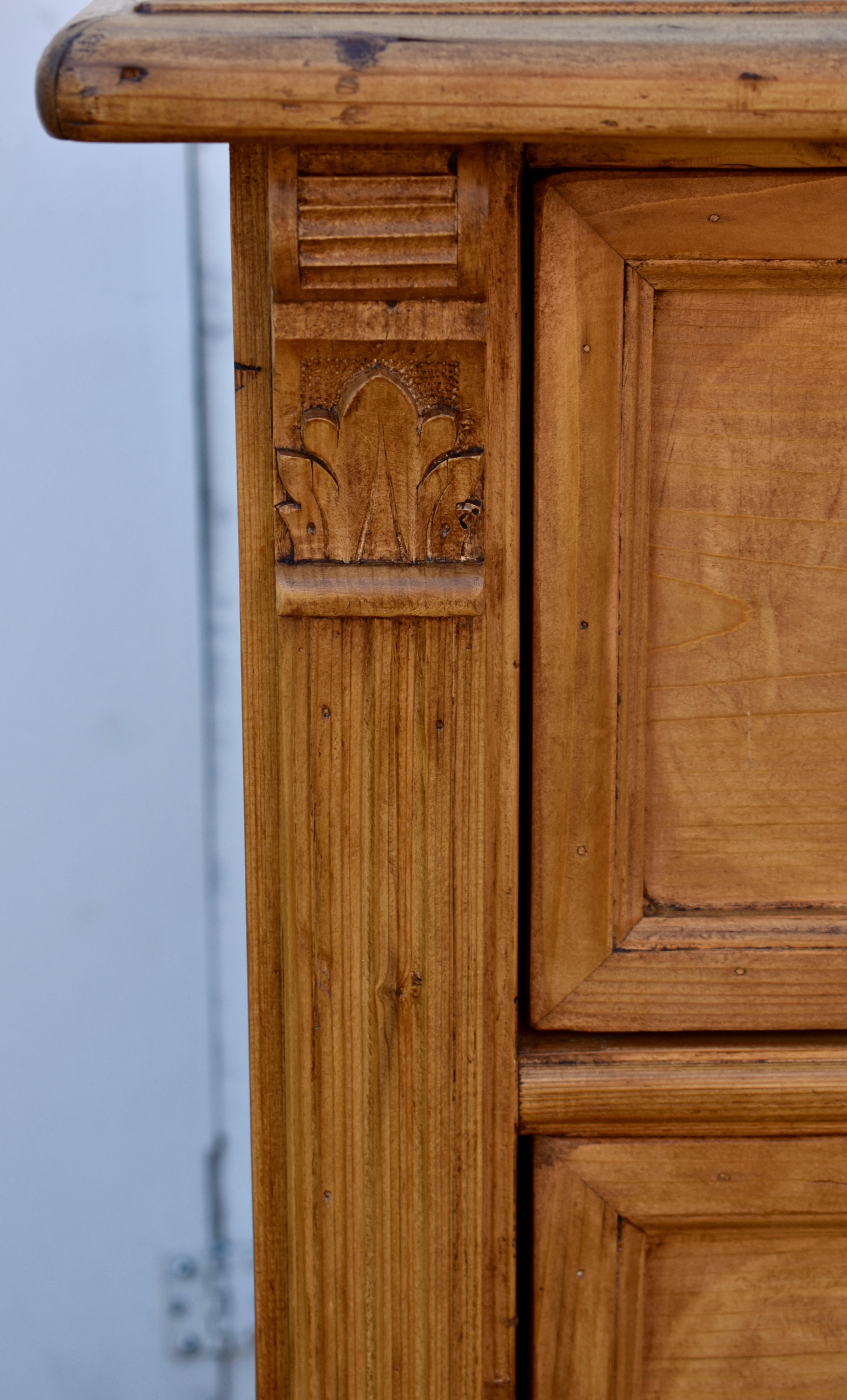 Pine Chest of Three Drawers 8