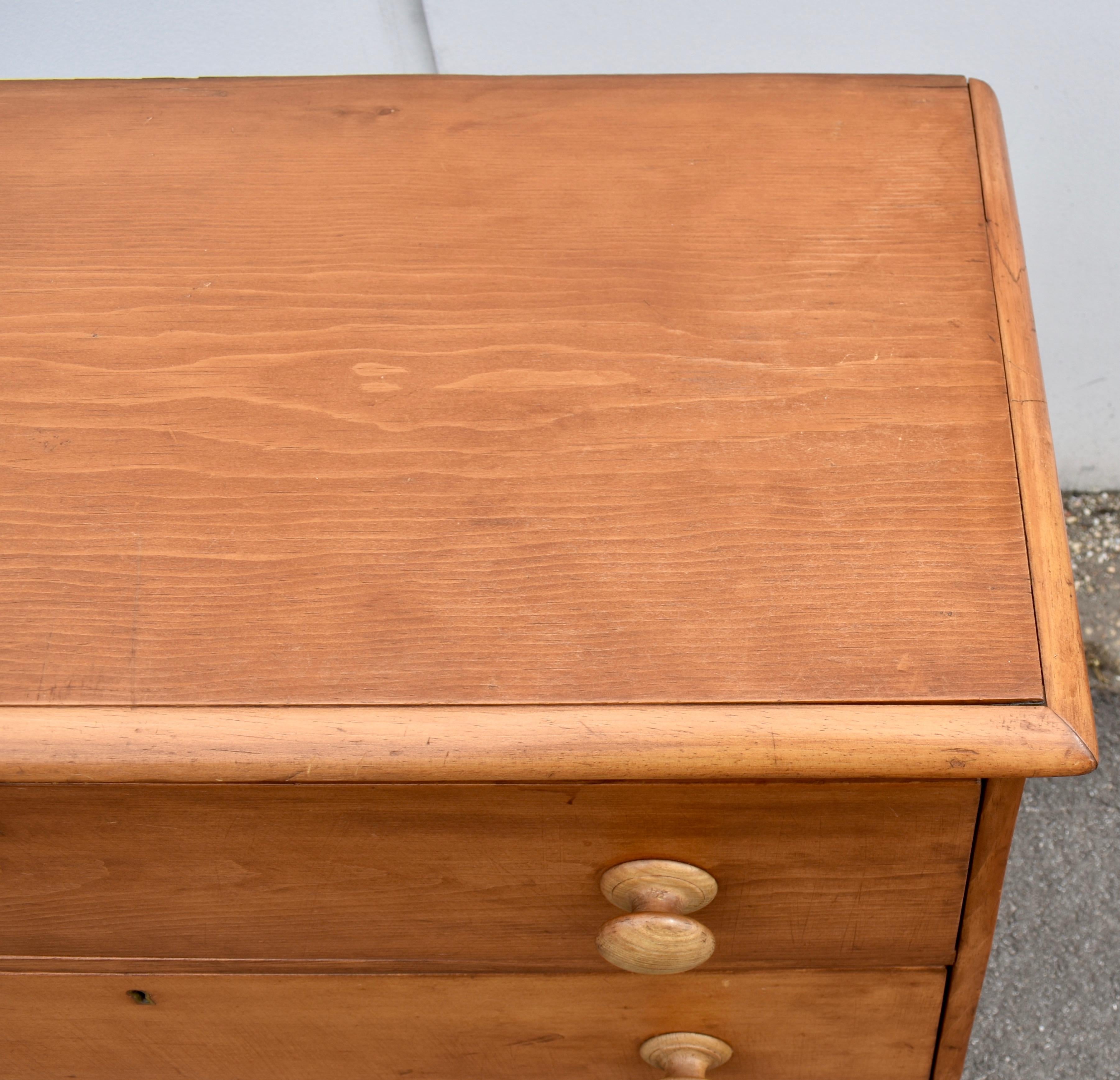 Pine Chest of Three Drawers For Sale 8